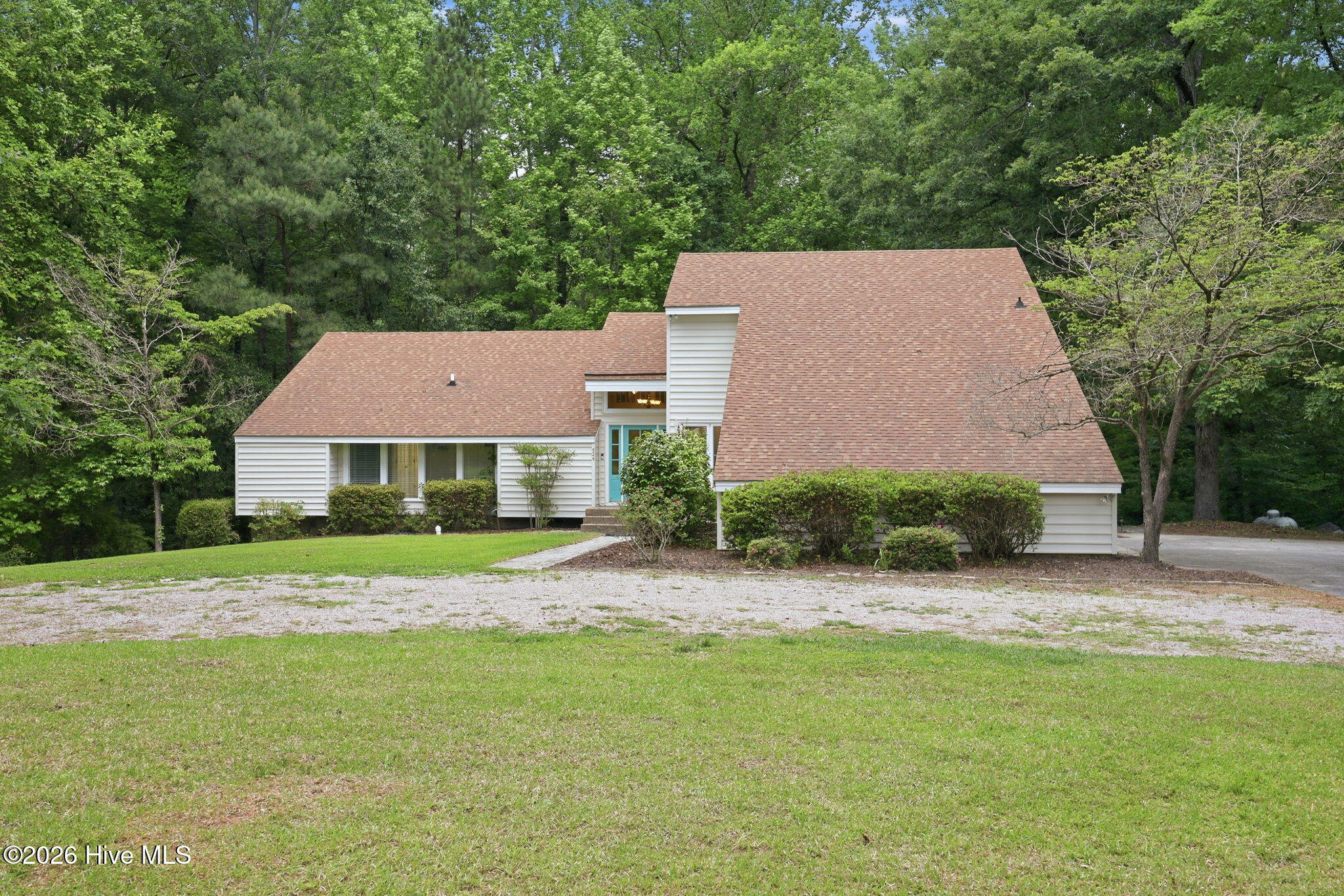 424 Camelia Drive Property Photo 3