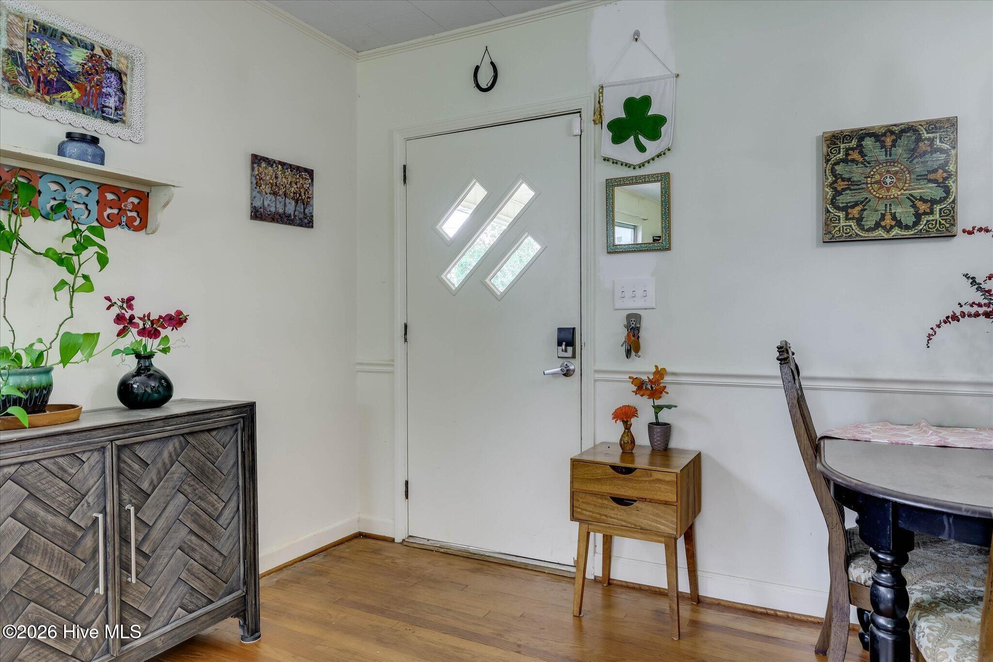 1002 Eustis Drive Property Photo 4