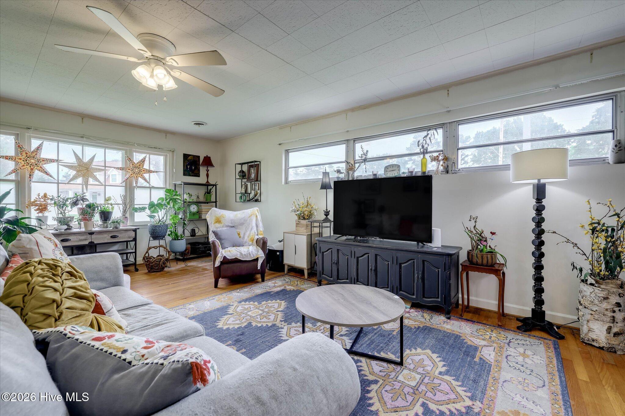 1002 Eustis Drive Property Photo 6