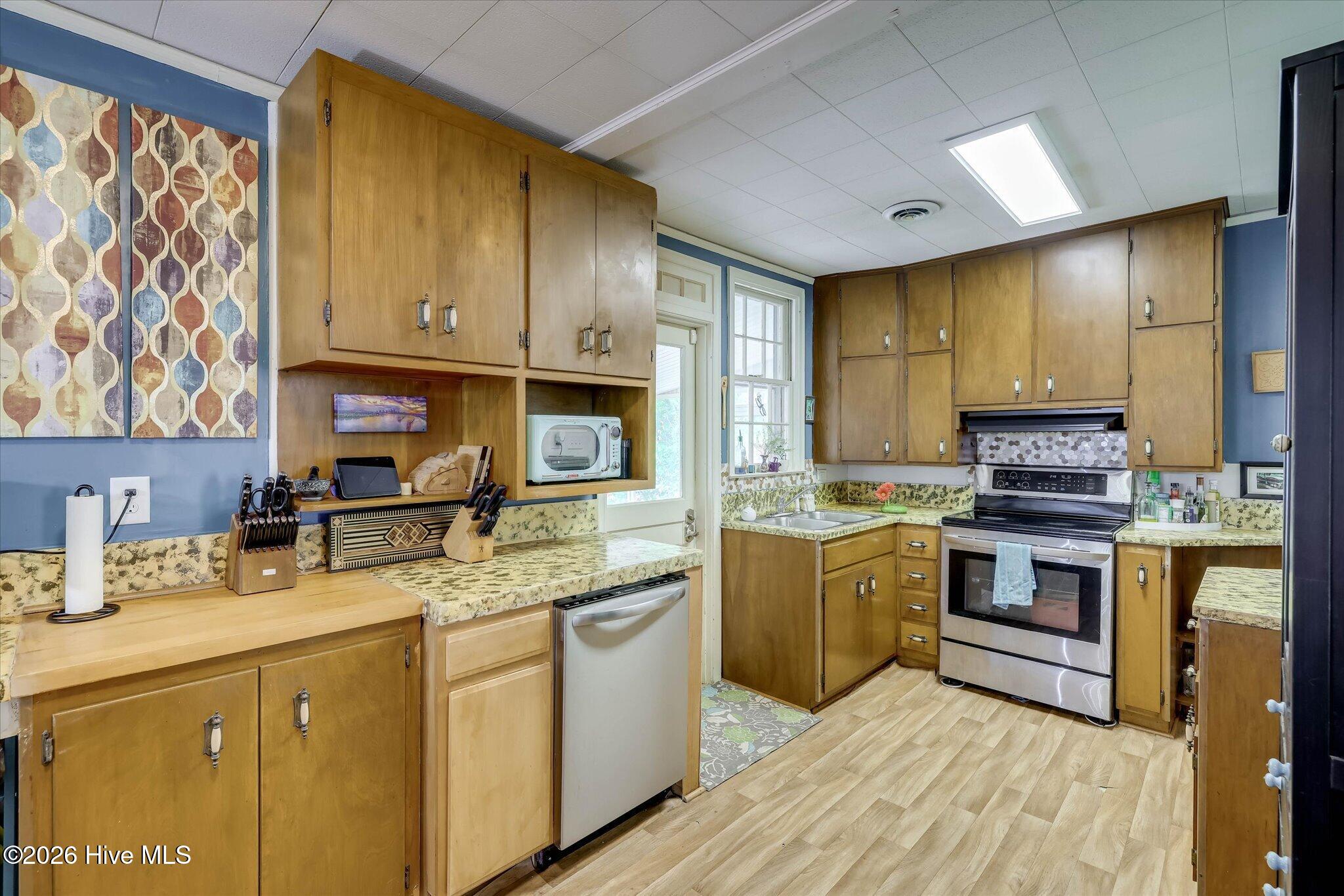 1002 Eustis Drive Property Photo 10