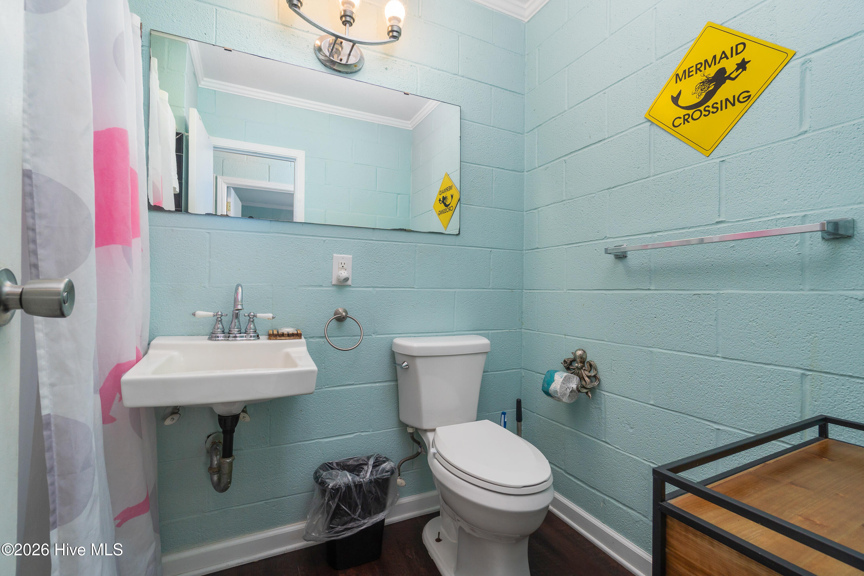 207 E Terminal Boulevard Property Photo 17