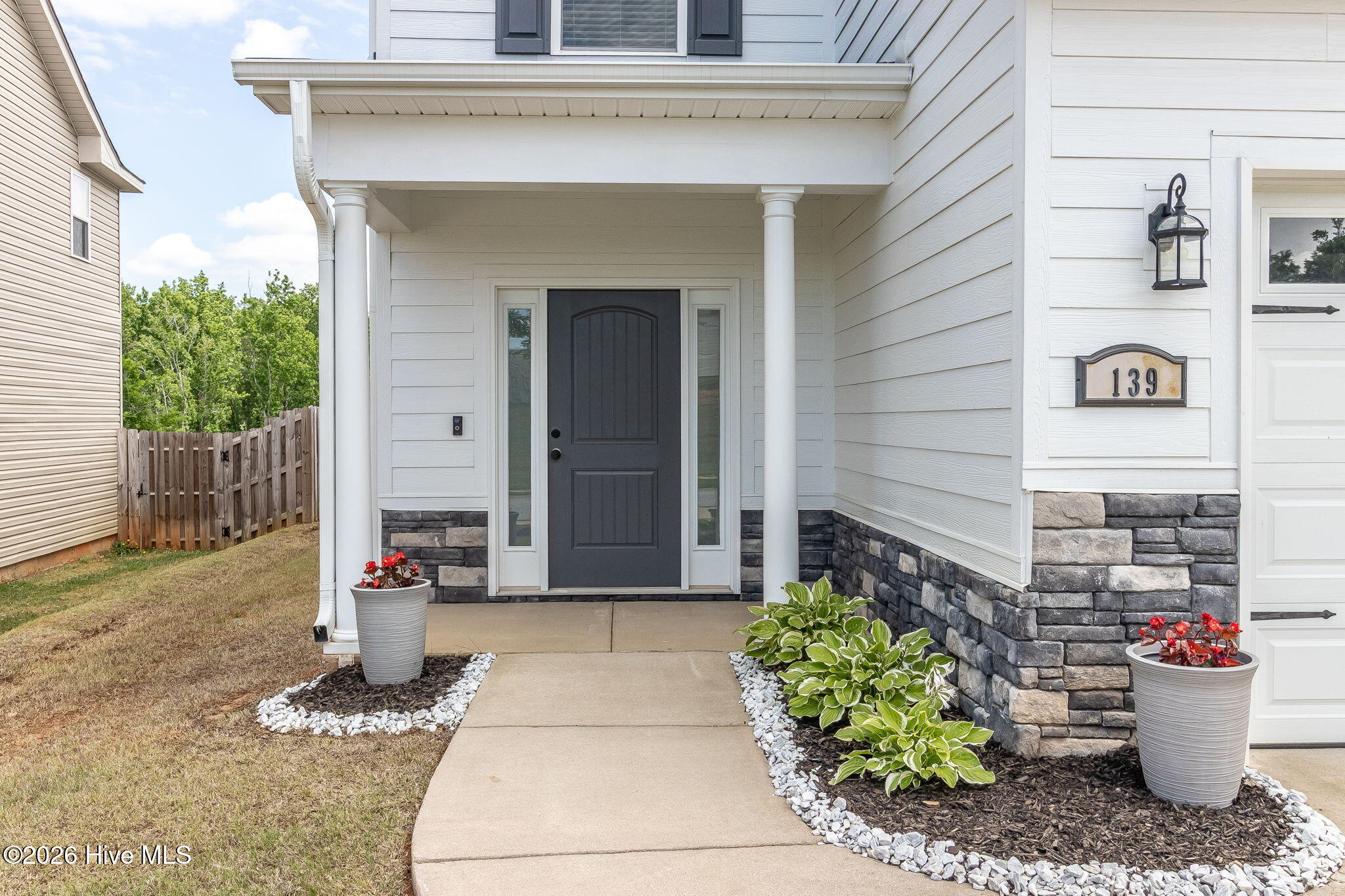 139 Dublin Loop Property Photo 2