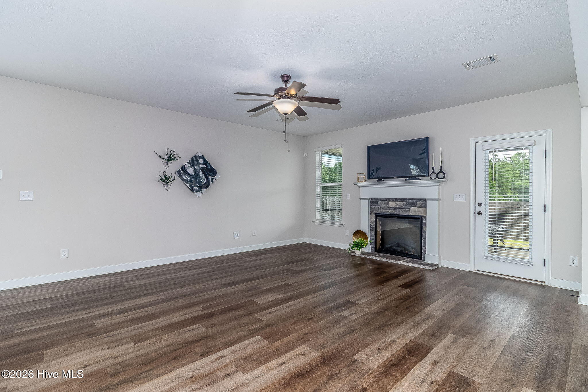 139 Dublin Loop Property Photo 8