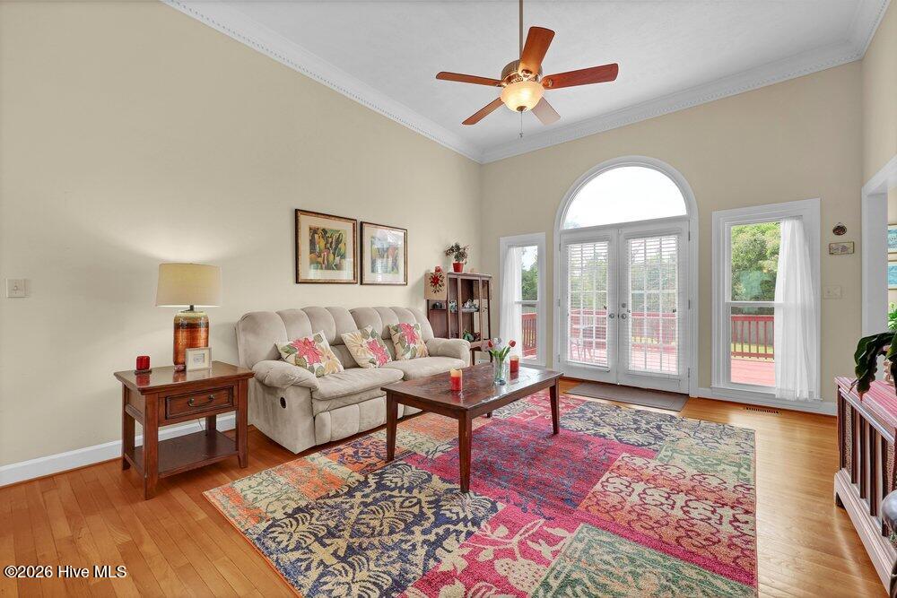 1303 Shenandoah Street Property Photo 9