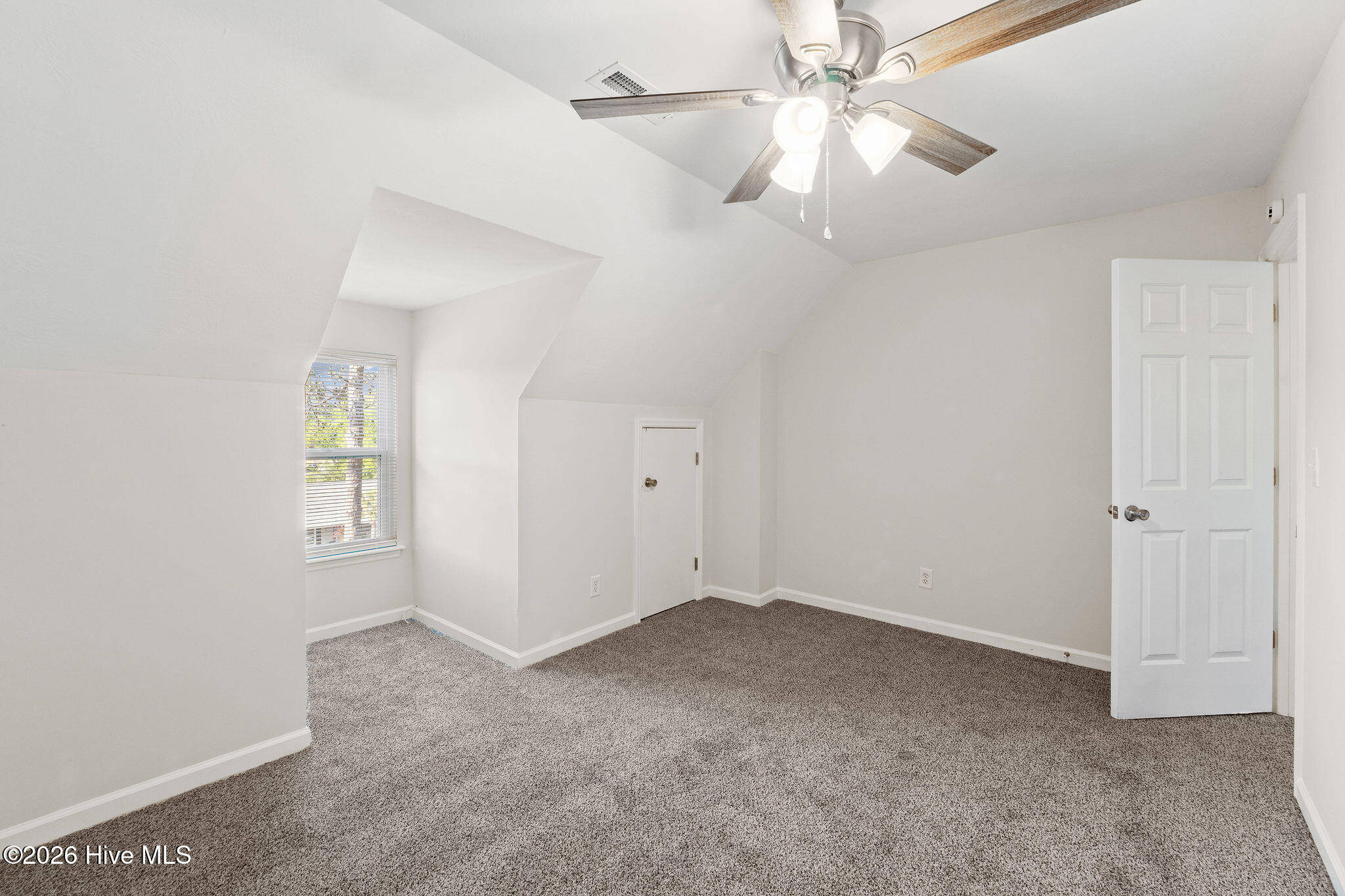 50 Suffolk Drive Property Photo 15