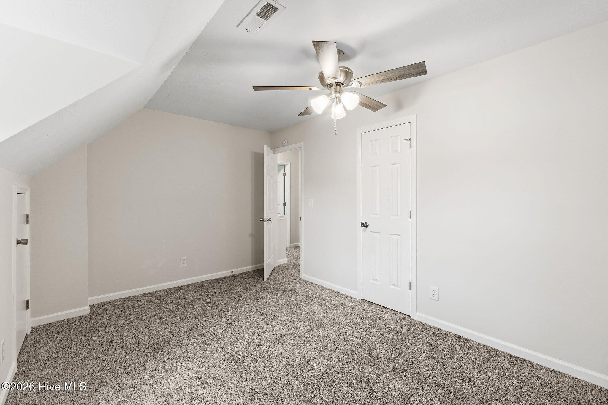 50 Suffolk Drive Property Photo 16