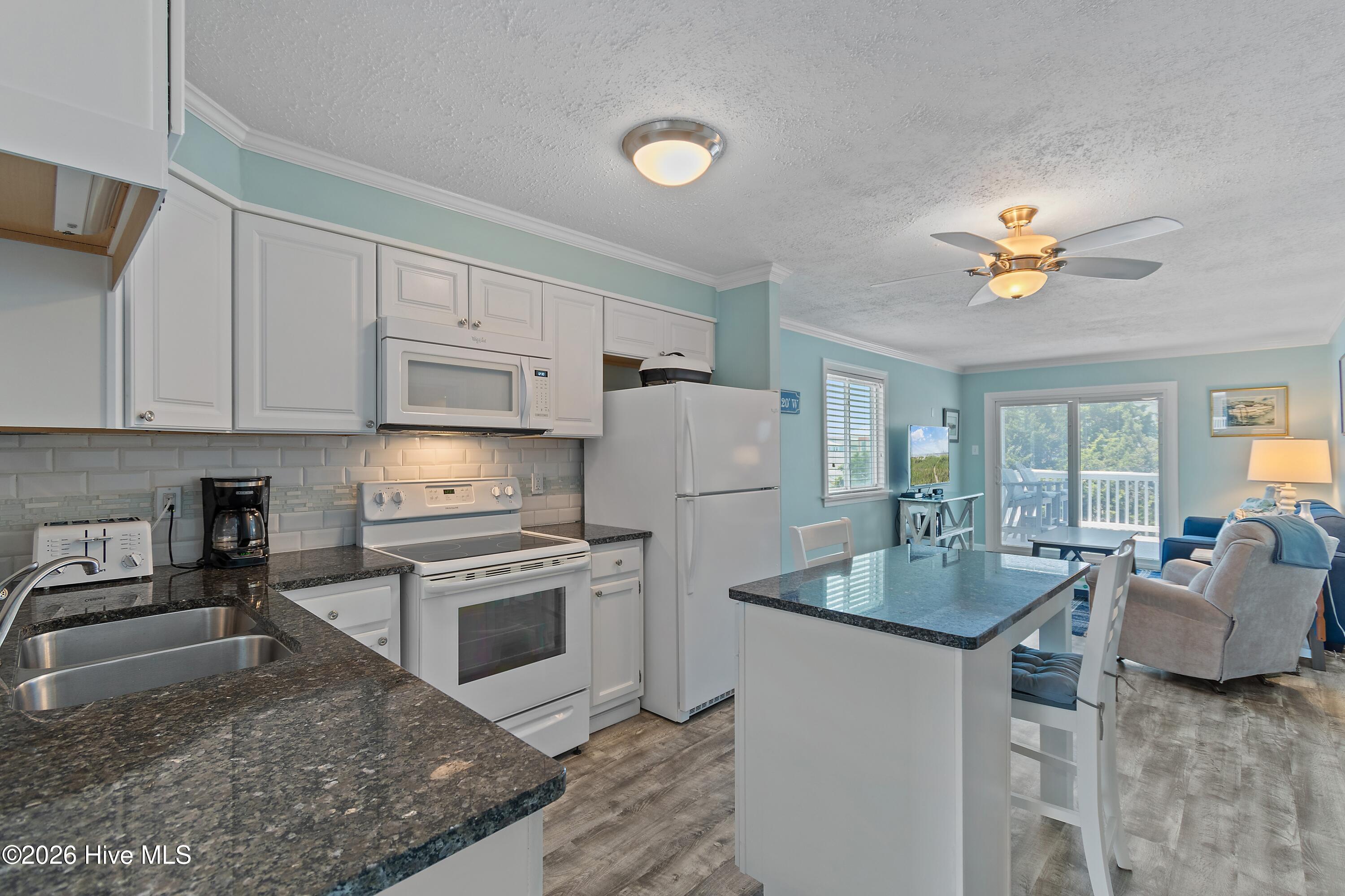 1068 Ocean Boulevard W # 2a Property Photo 25