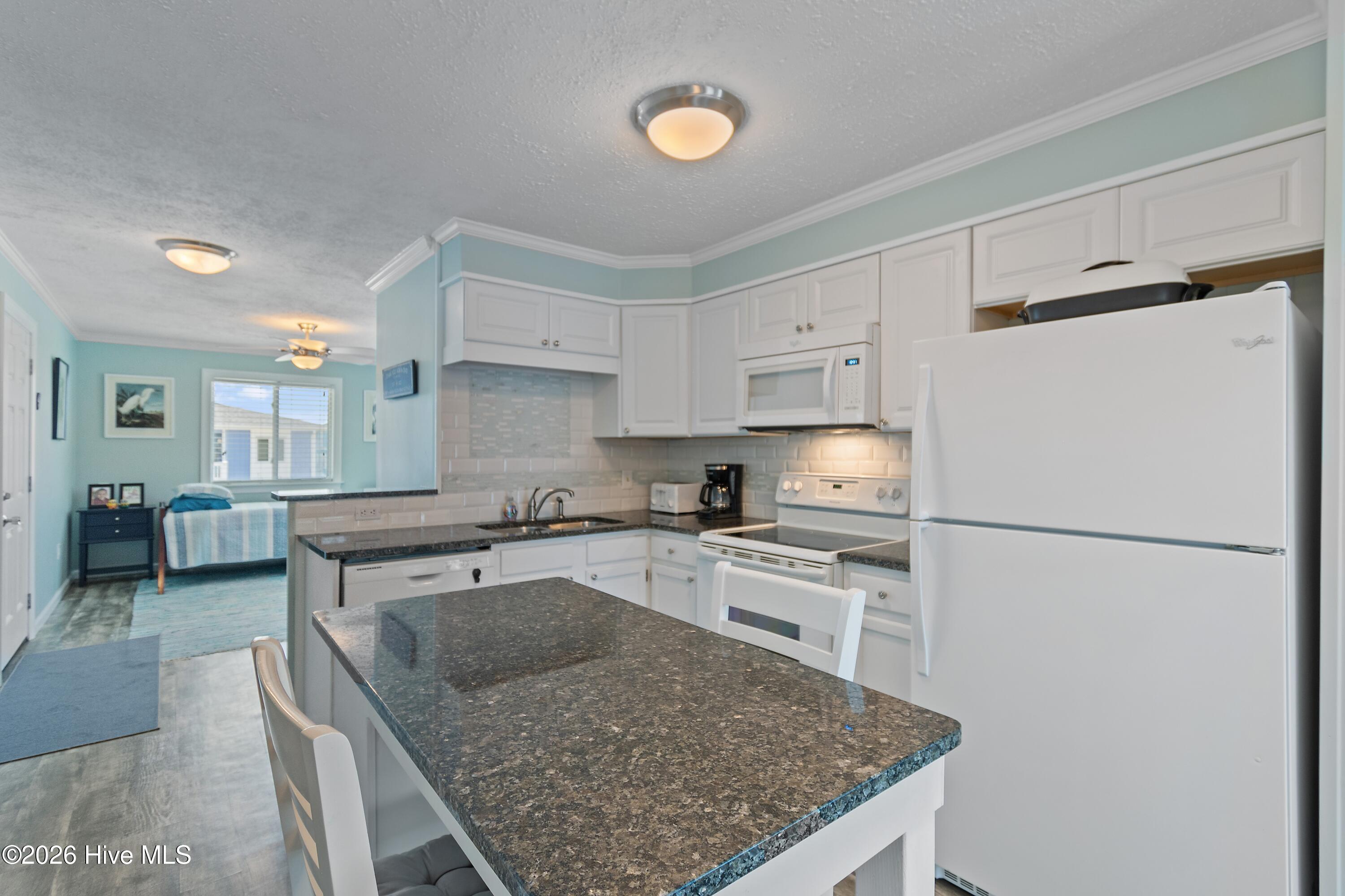 1068 Ocean Boulevard W # 2a Property Photo 27