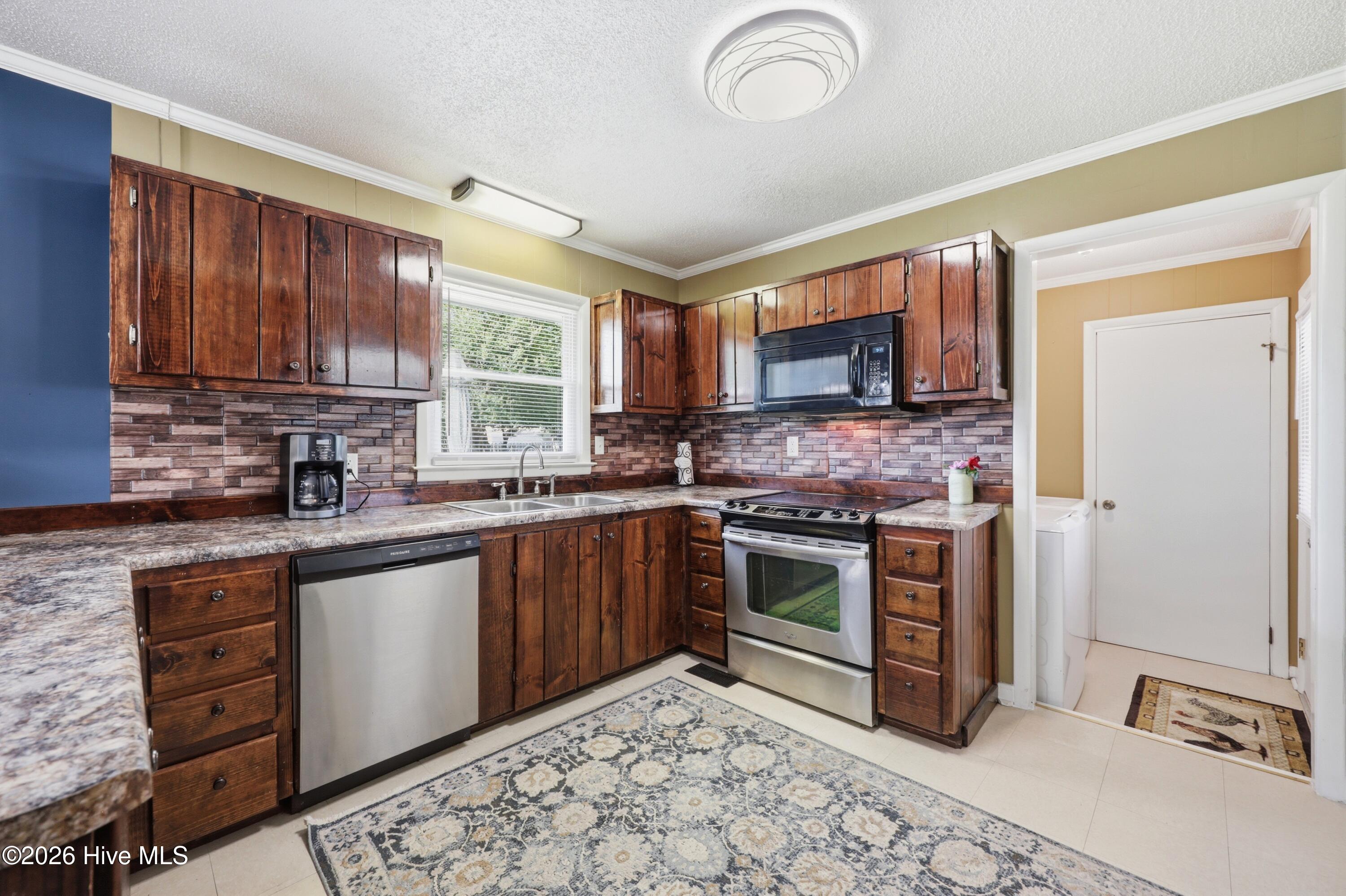 755 Central Avenue Property Photo 18