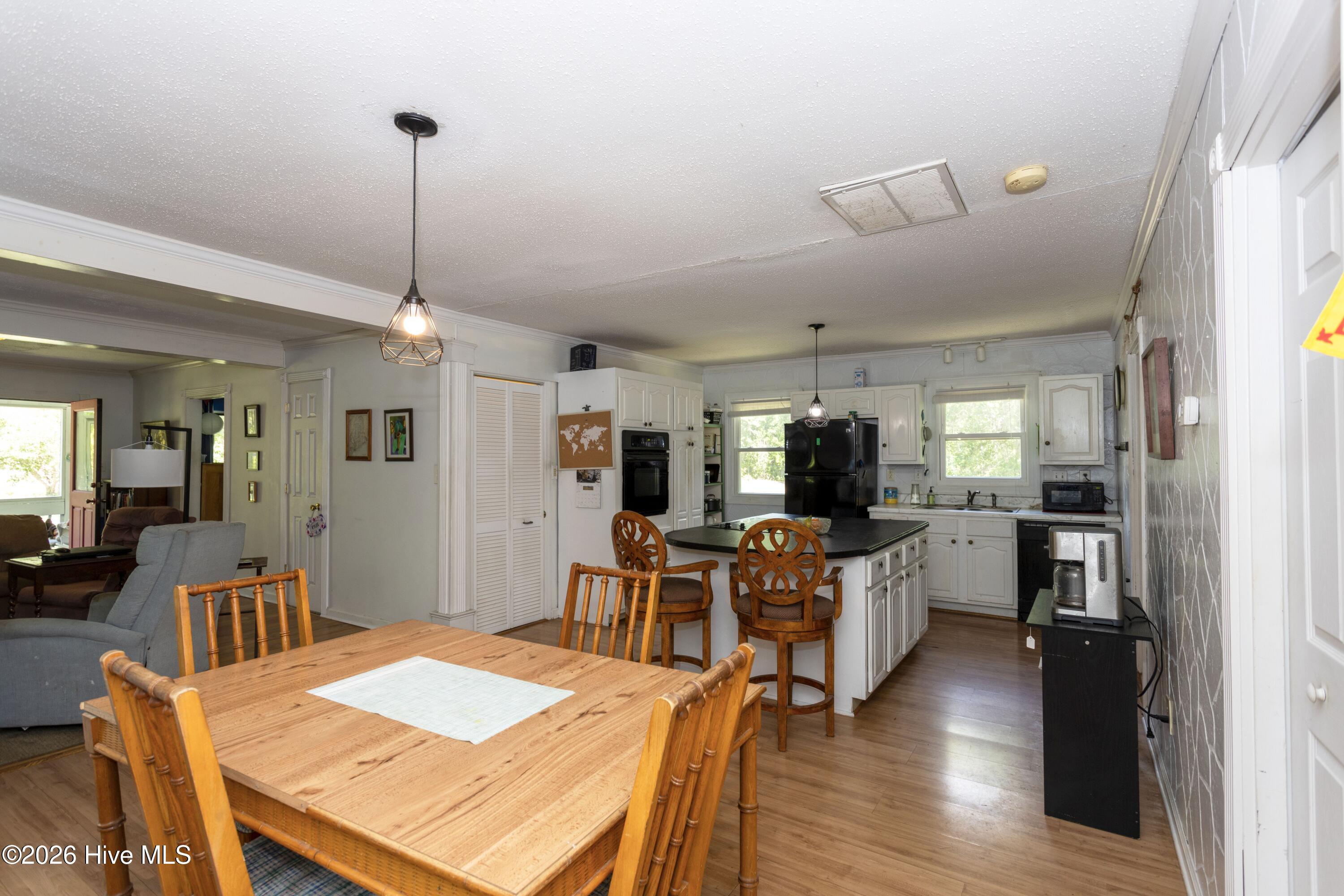 408 Old Folkstone Road Property Photo 9