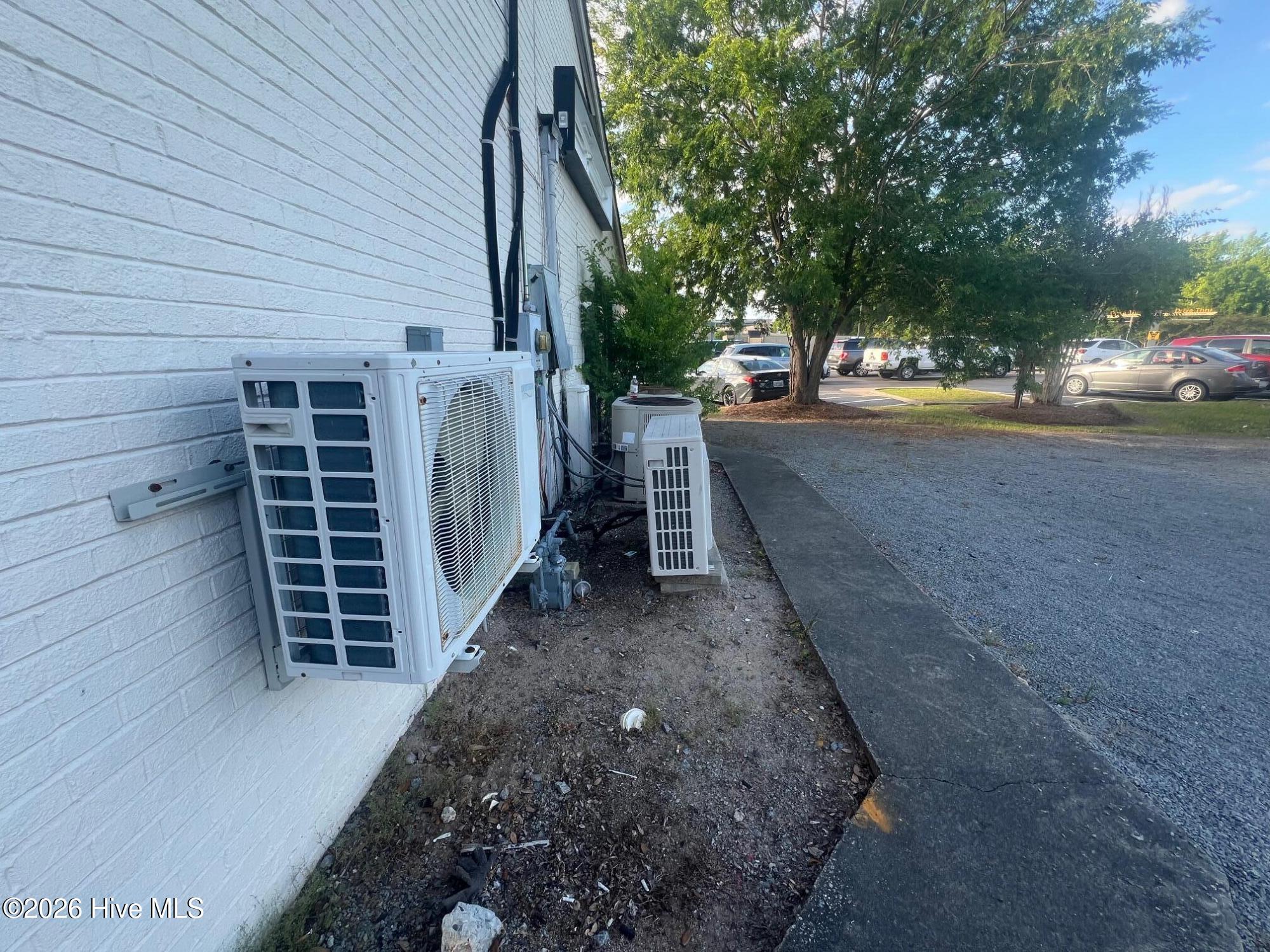 1412 Carolina Avenue Property Photo 5