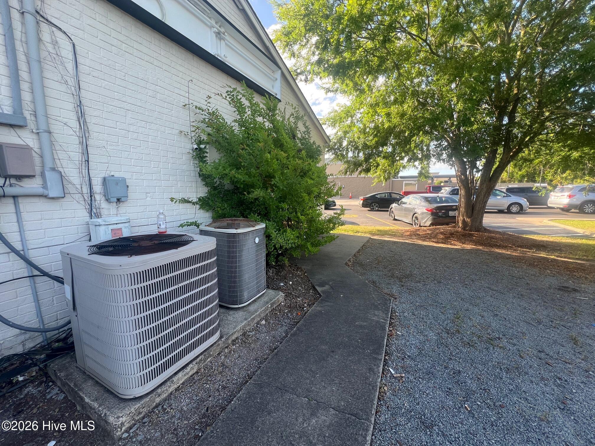 1412 Carolina Avenue Property Photo 8