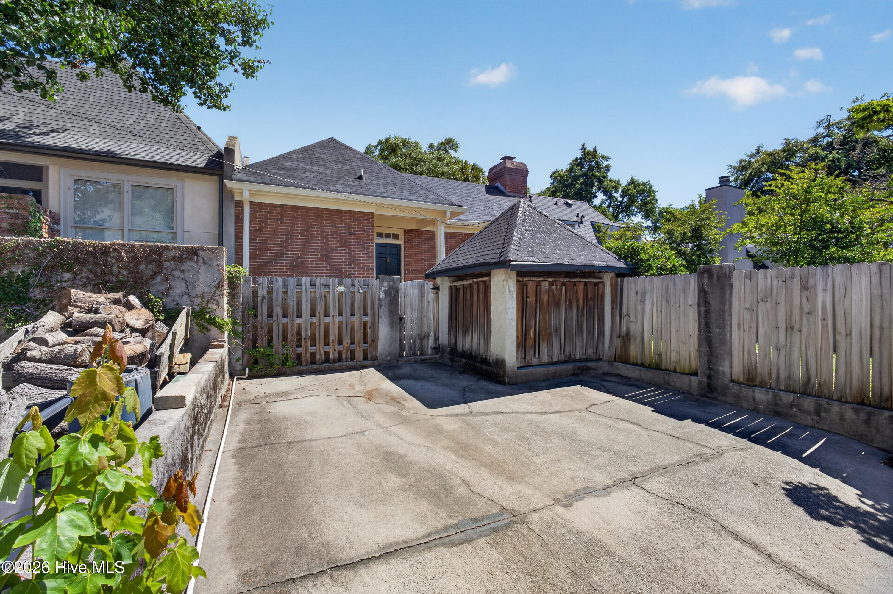 2106 Mcdowell Street Property Photo 33