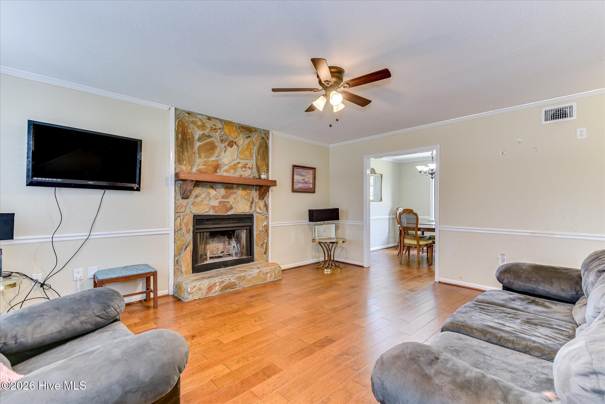 3951 Braddock Street Property Photo 7