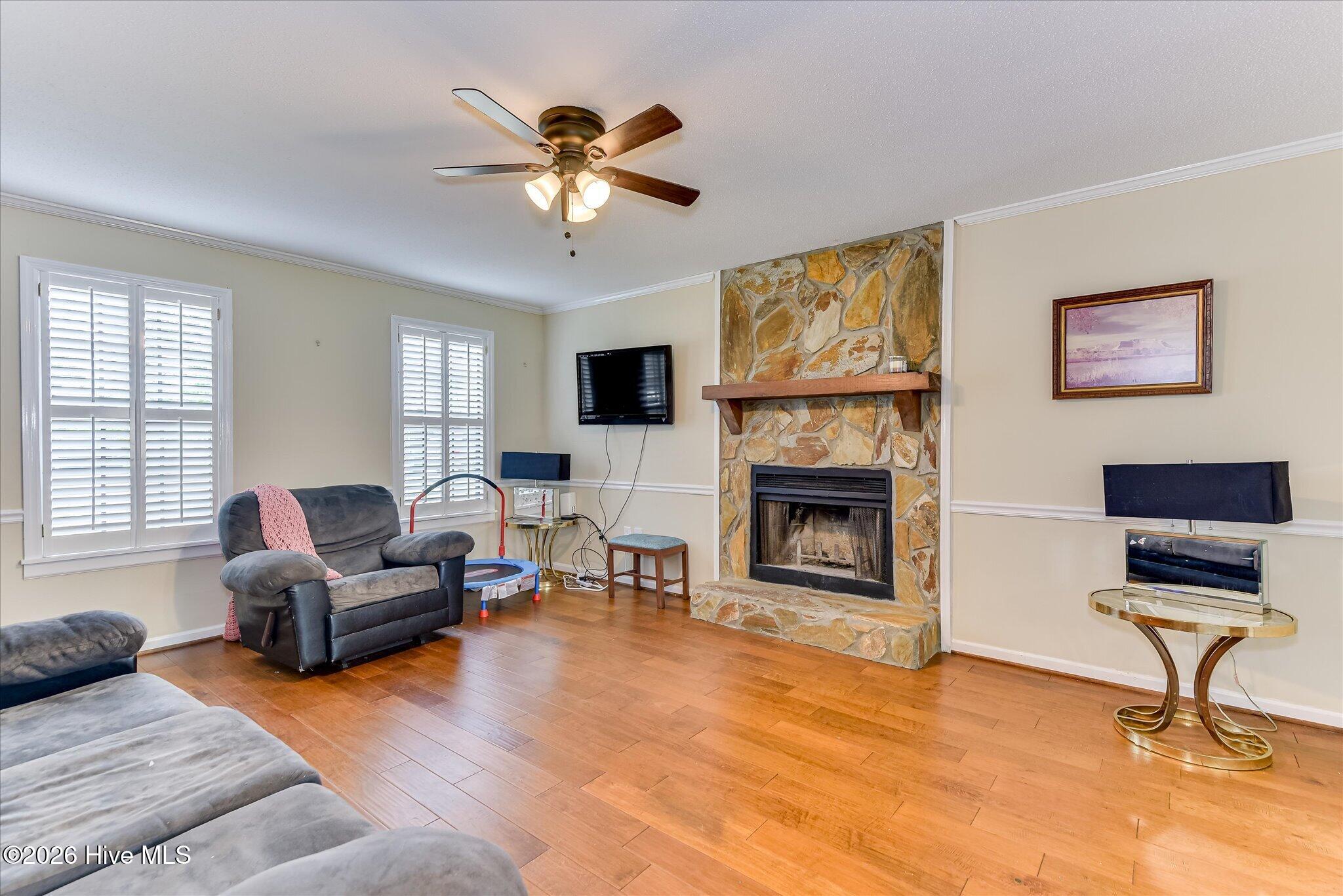 3951 Braddock Street Property Photo 8
