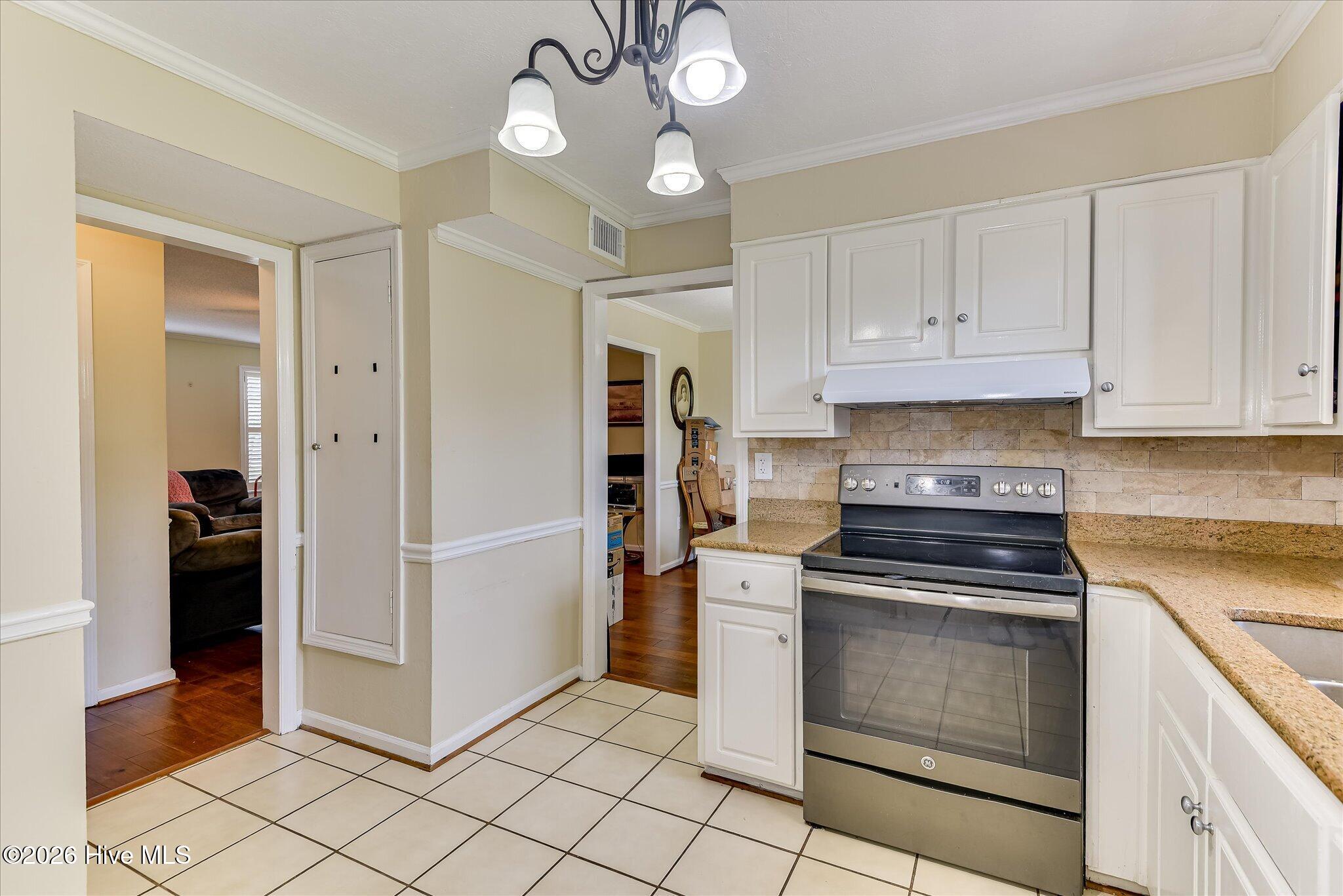 3951 Braddock Street Property Photo 15