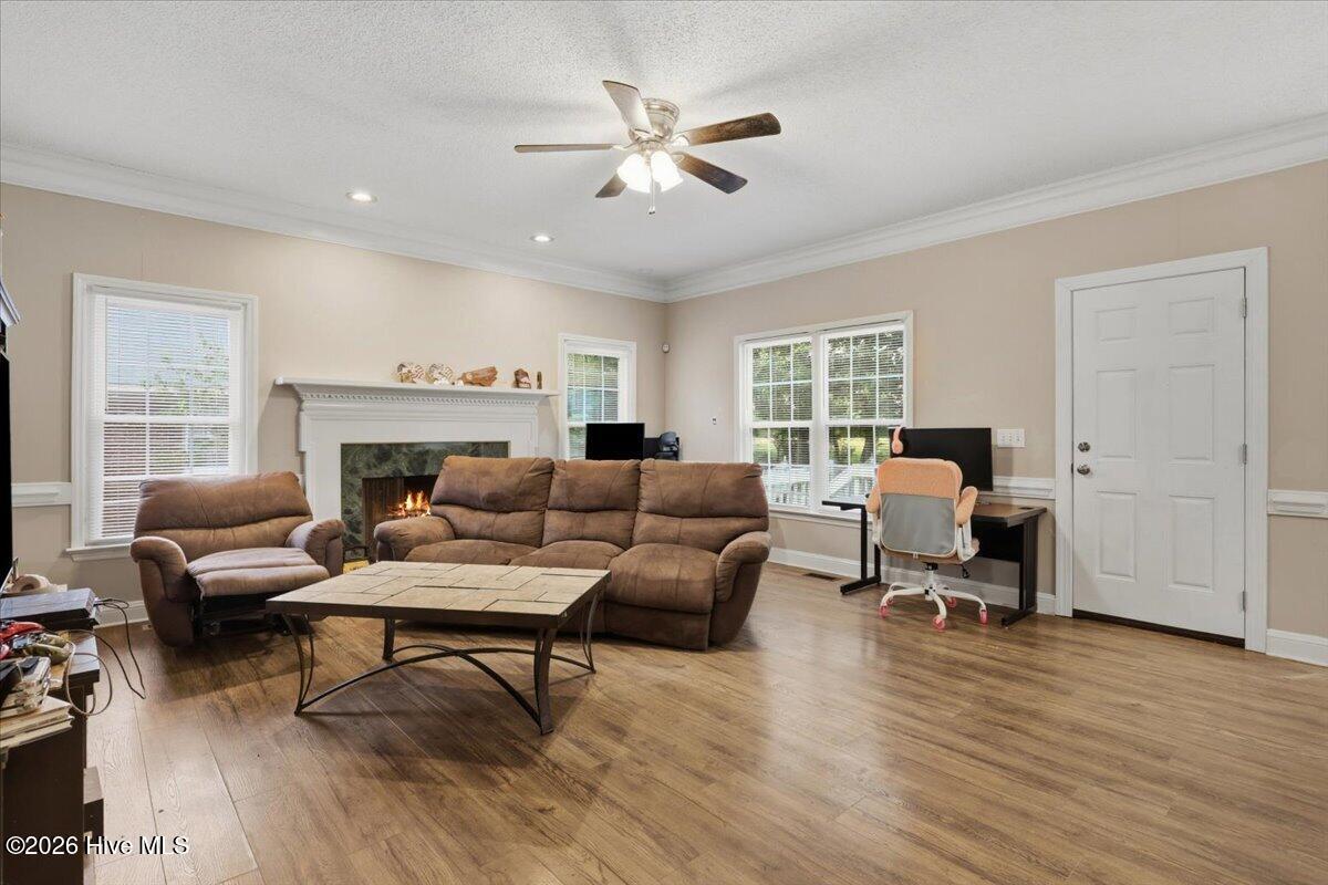 206 Creekside Drive Property Photo 6