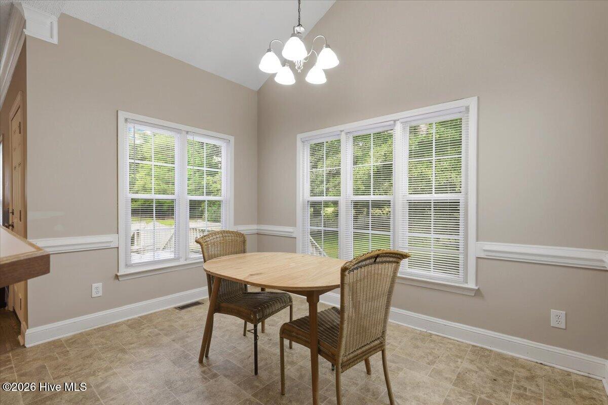 206 Creekside Drive Property Photo 12