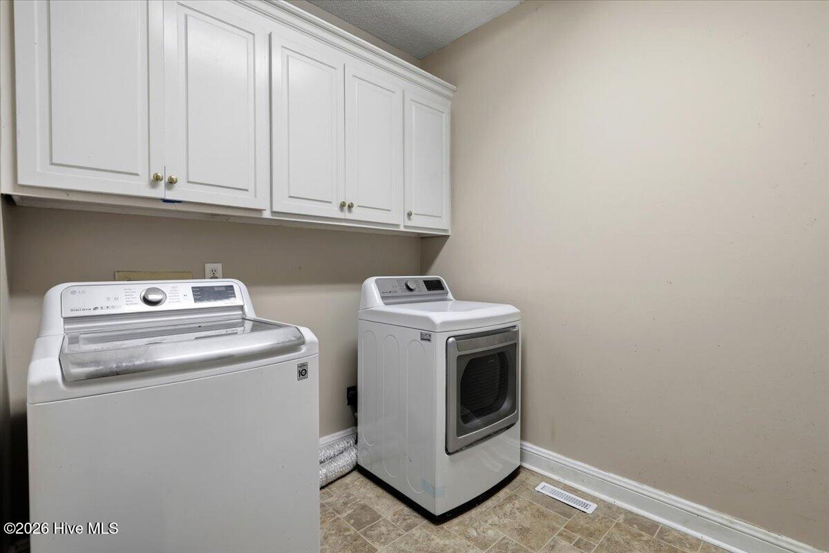 206 Creekside Drive Property Photo 16