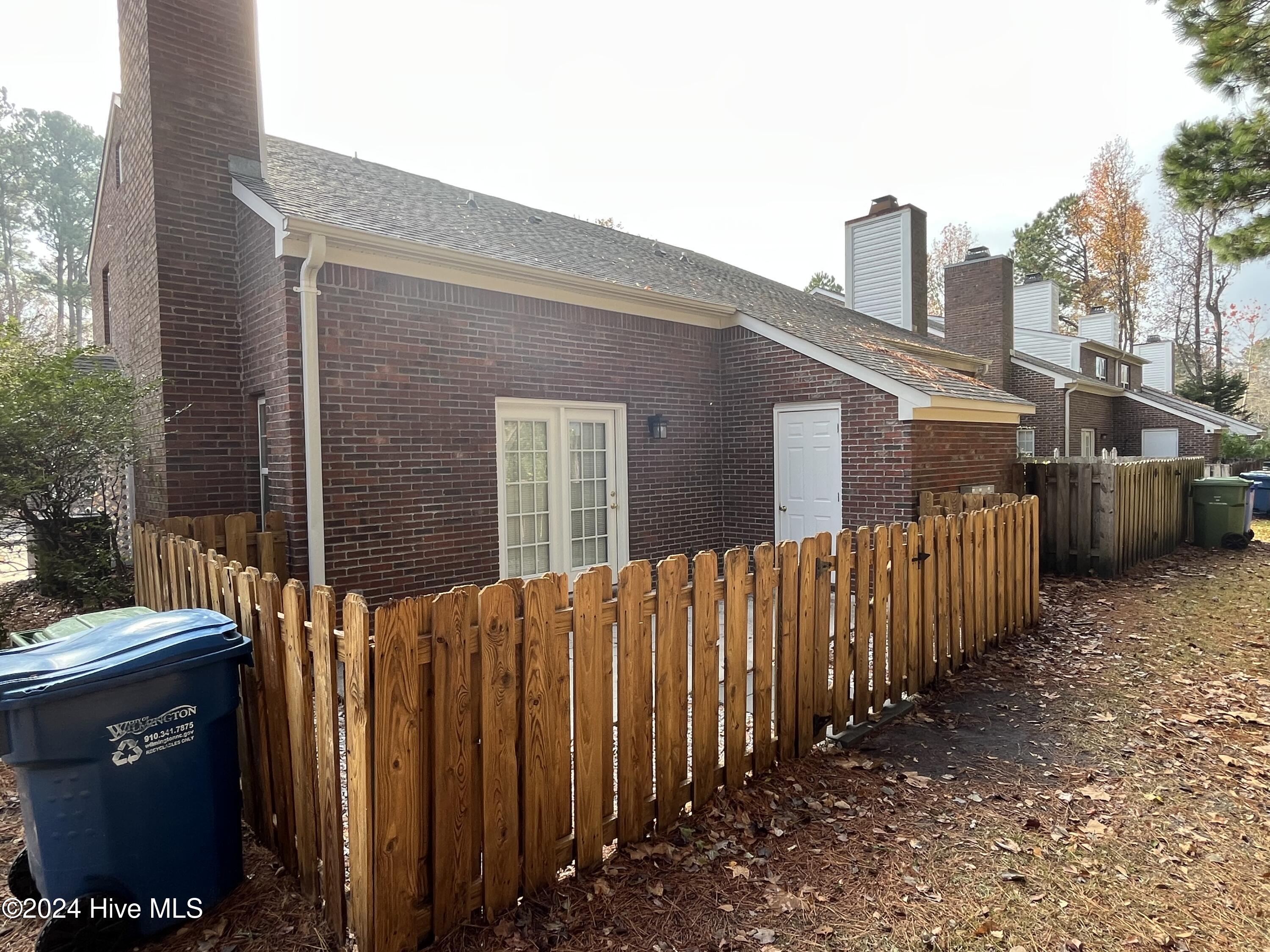 5146 Lamppost Circle Property Photo 3