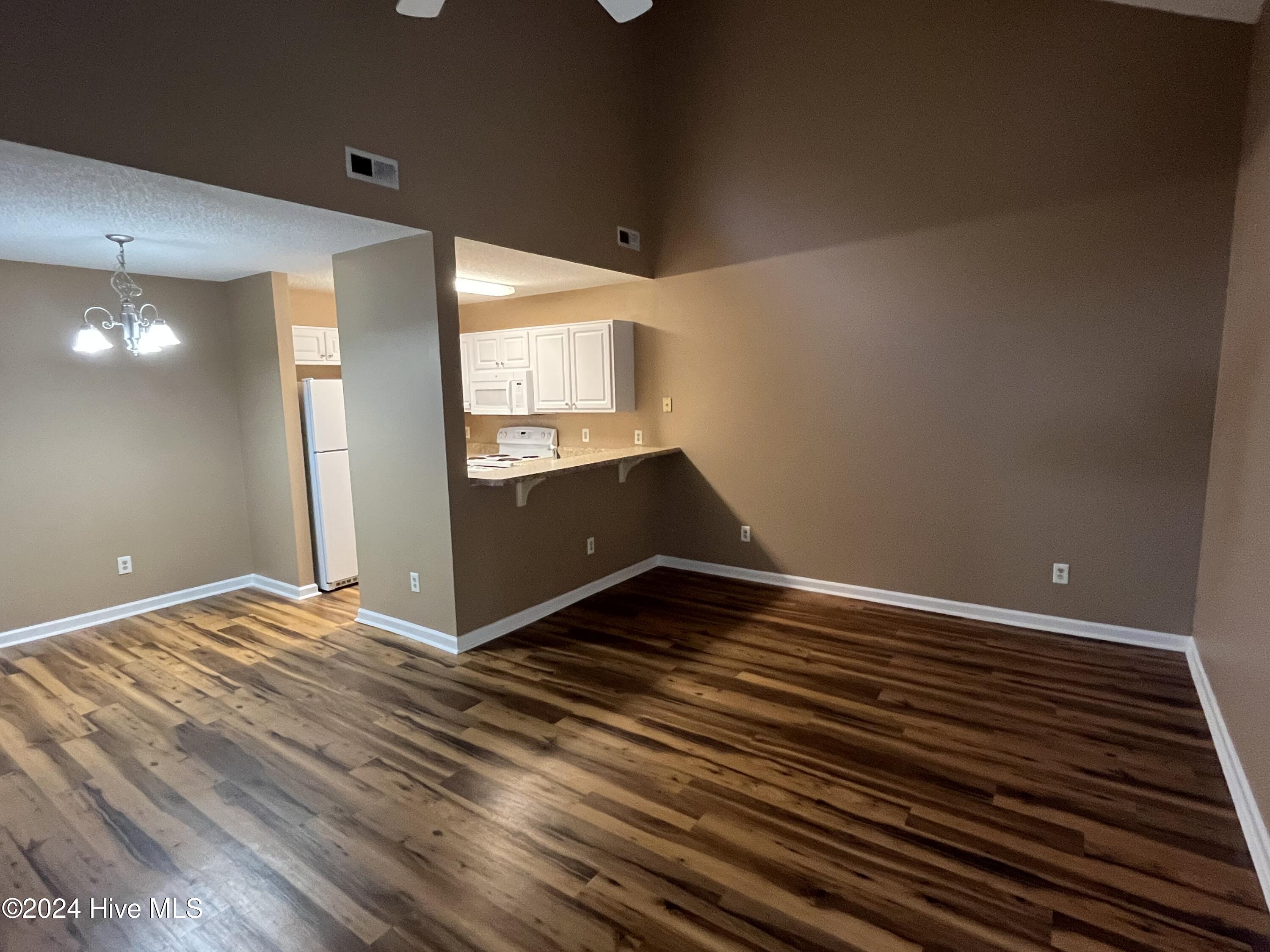 5146 Lamppost Circle Property Photo 10