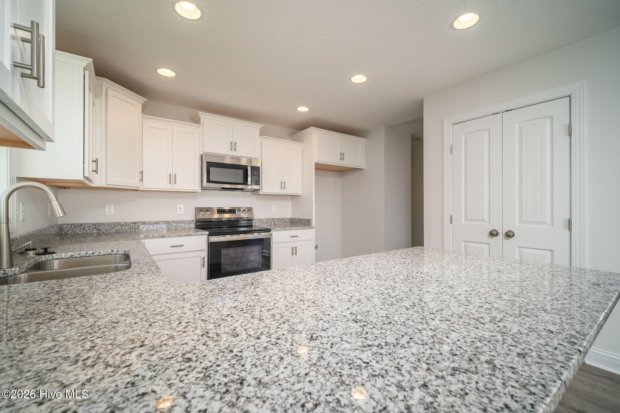 751 Regiment Road Property Photo 9