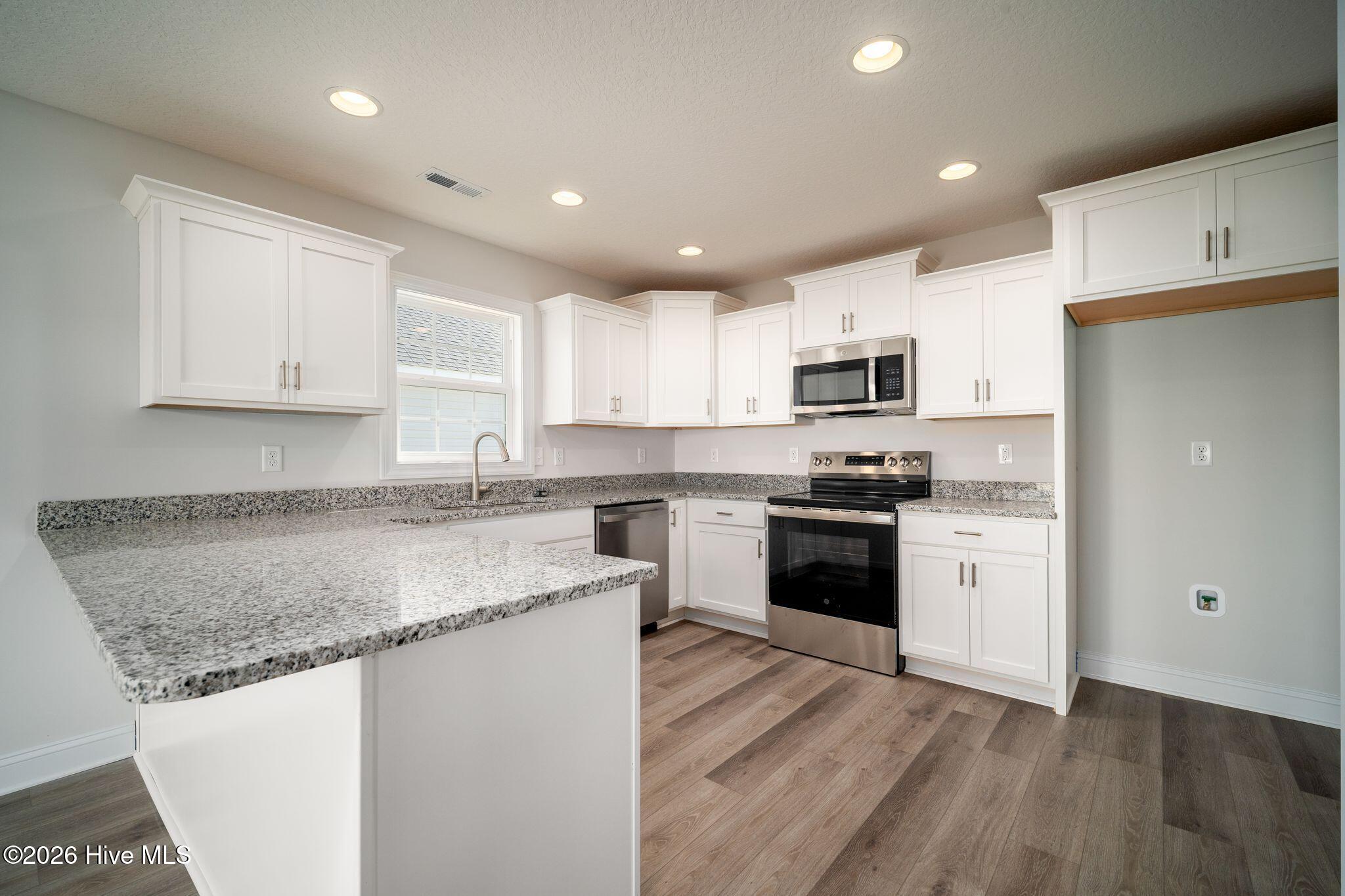 751 Regiment Road Property Photo 10