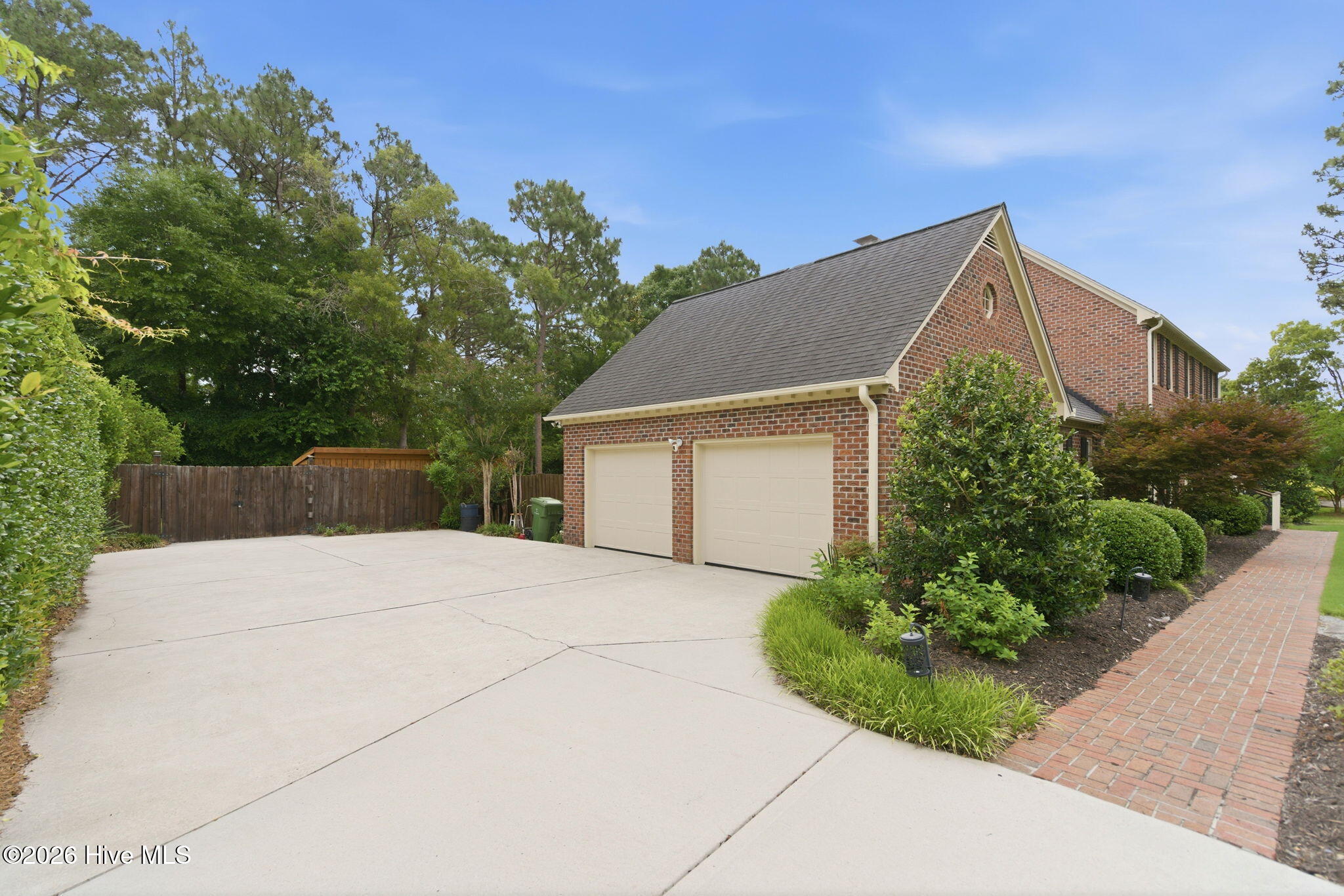 2317 Waverly Drive Property Photo 4