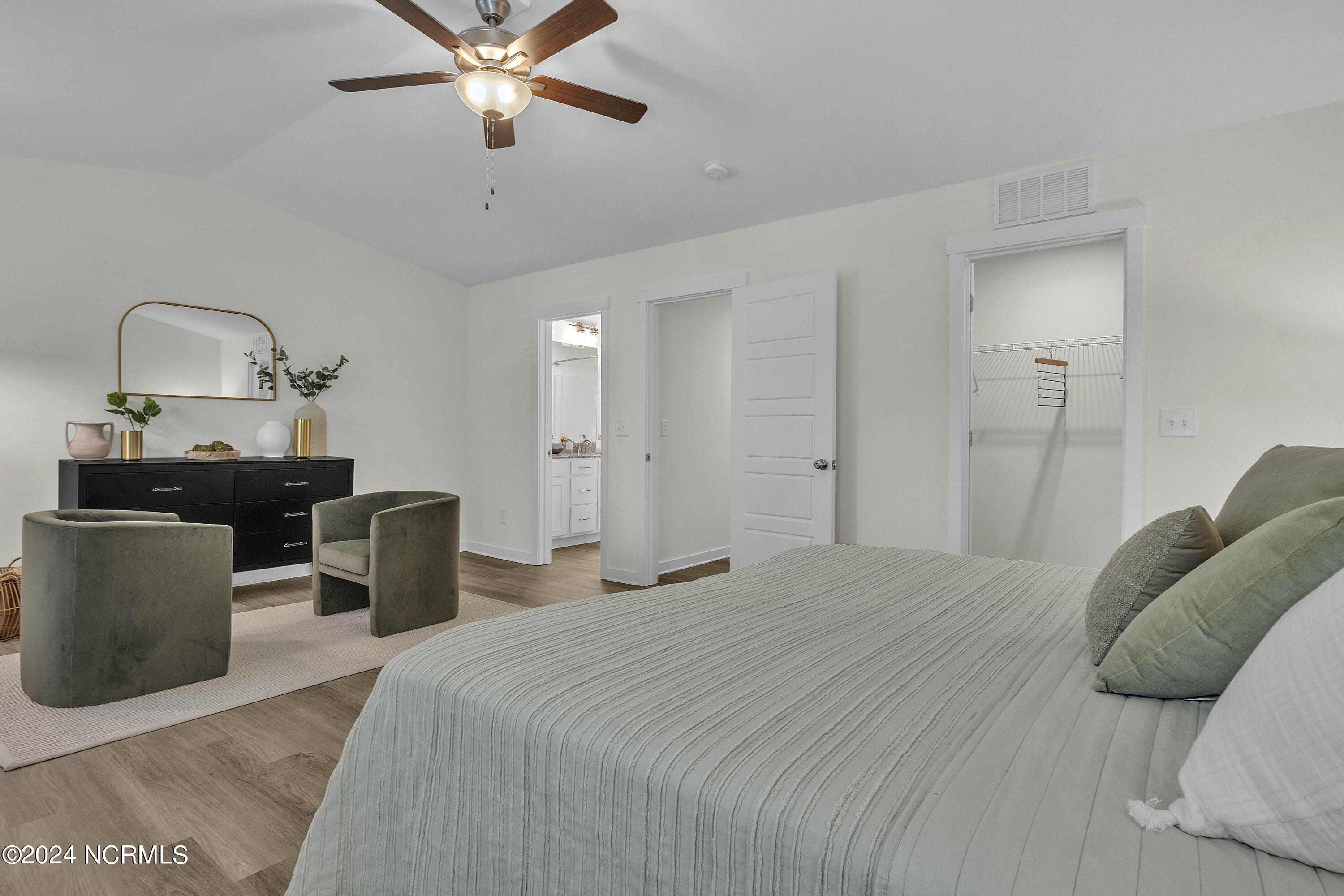 6040 Beckington Drive Property Photo 12