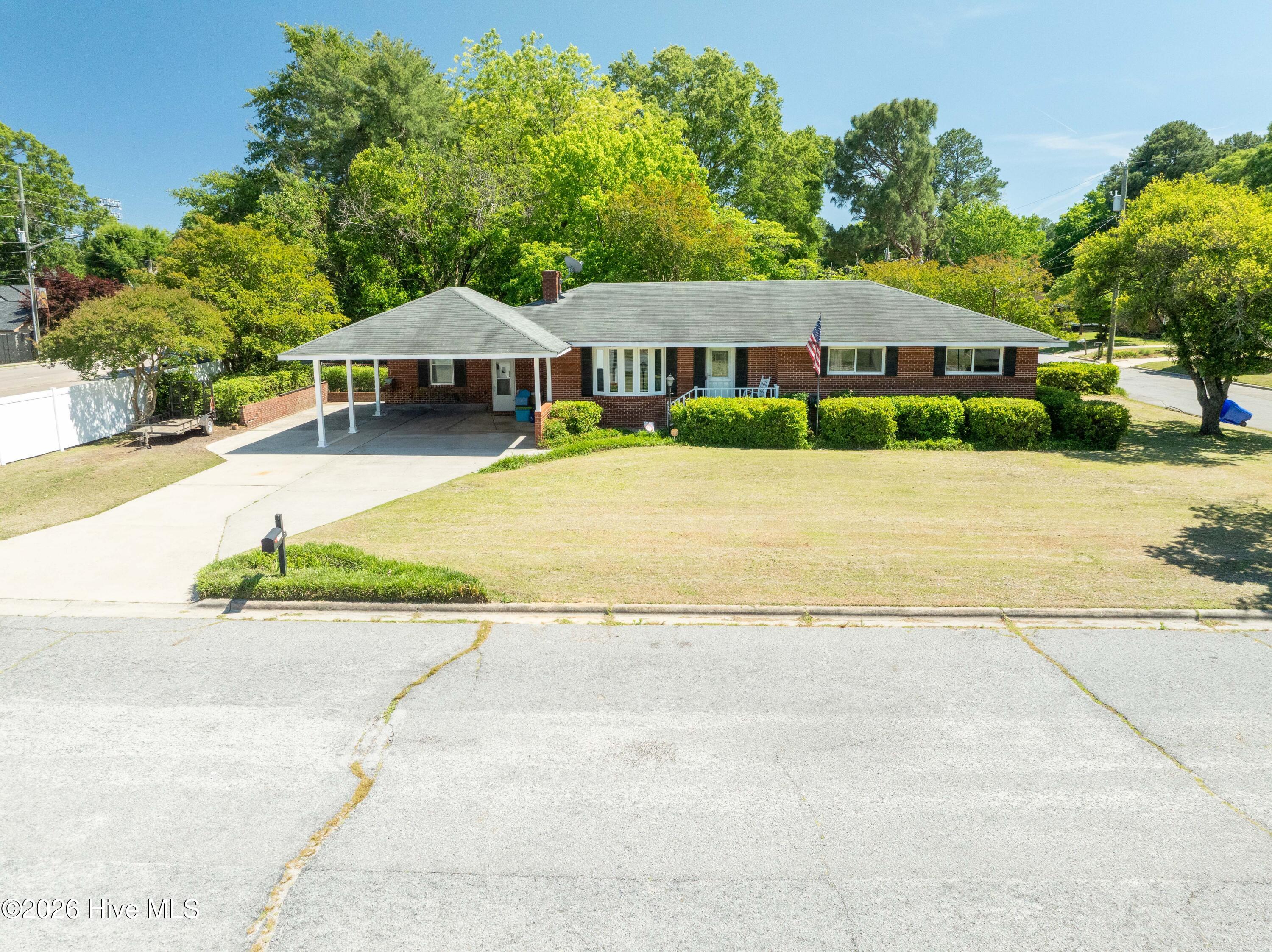 100 E Berkshire Road Property Photo 1