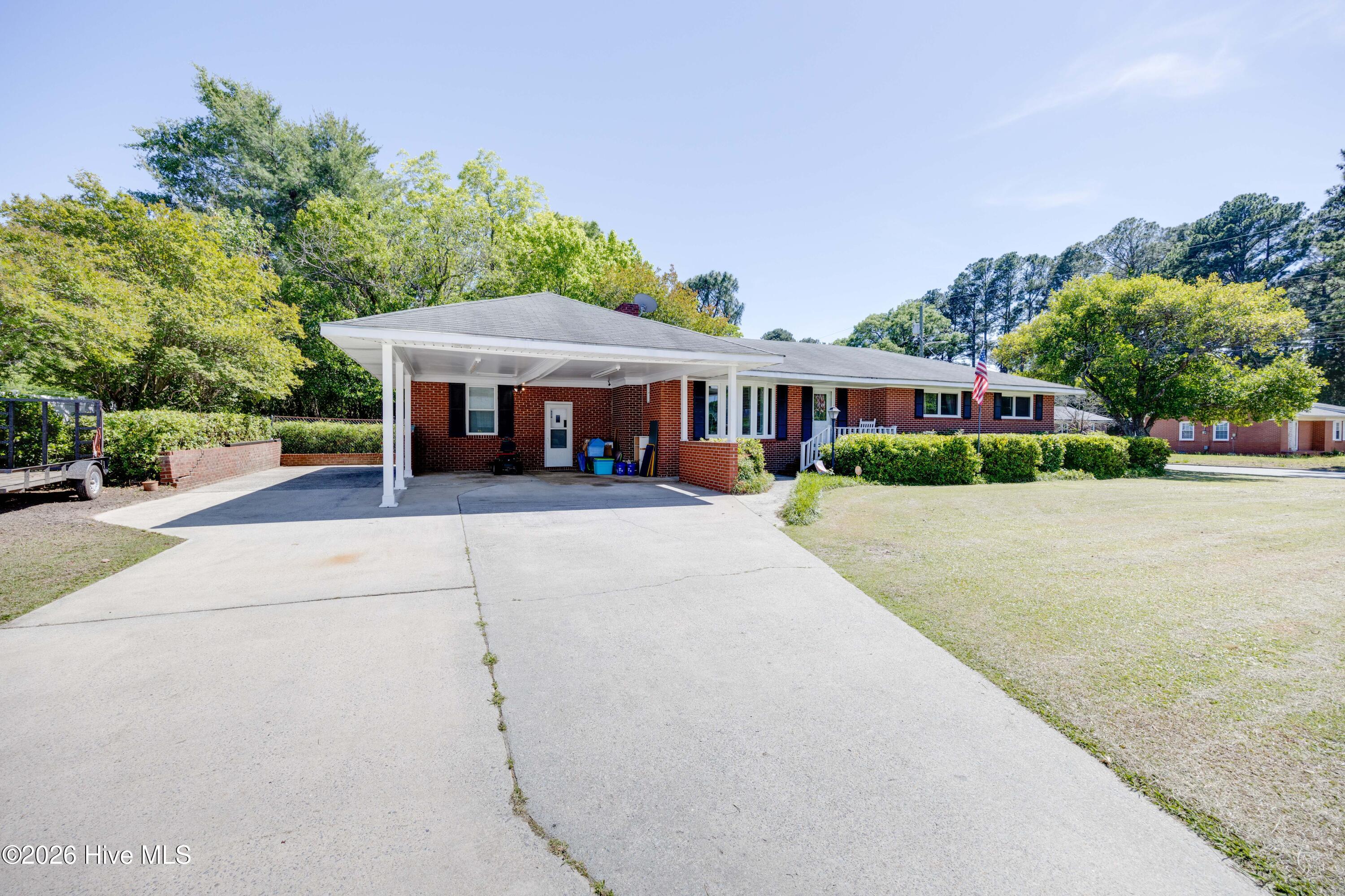 100 E Berkshire Road Property Photo 6