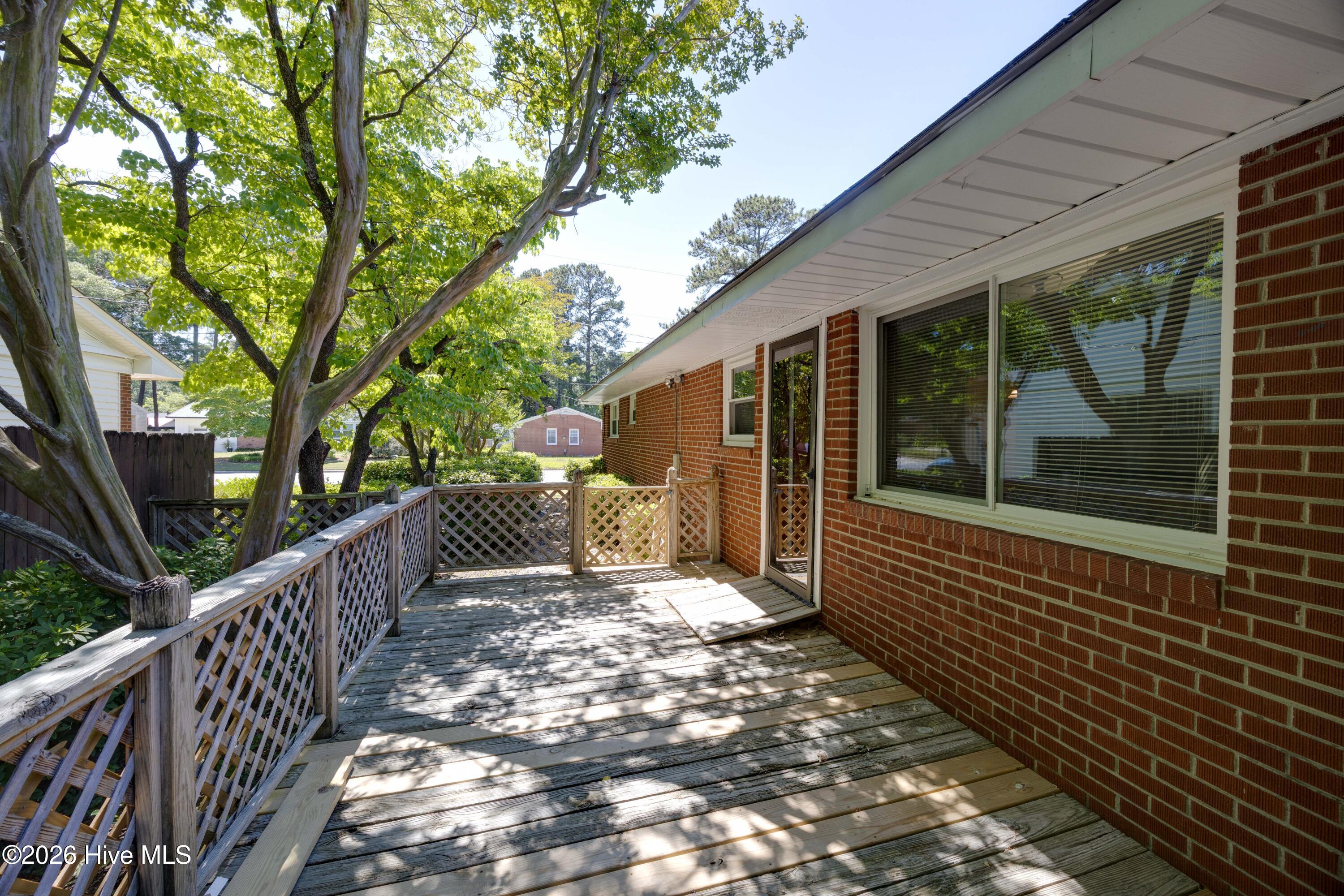 100 E Berkshire Road Property Photo 32
