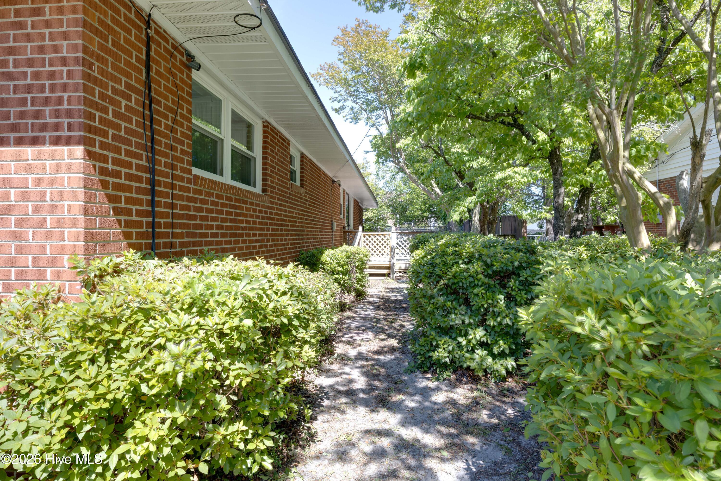 100 E Berkshire Road Property Photo 36