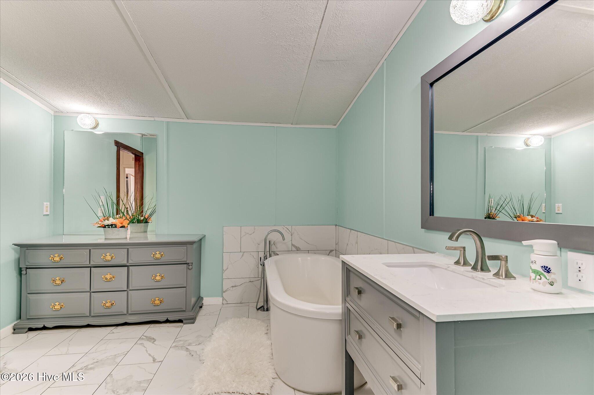 1062 Alden Drive Property Photo 33