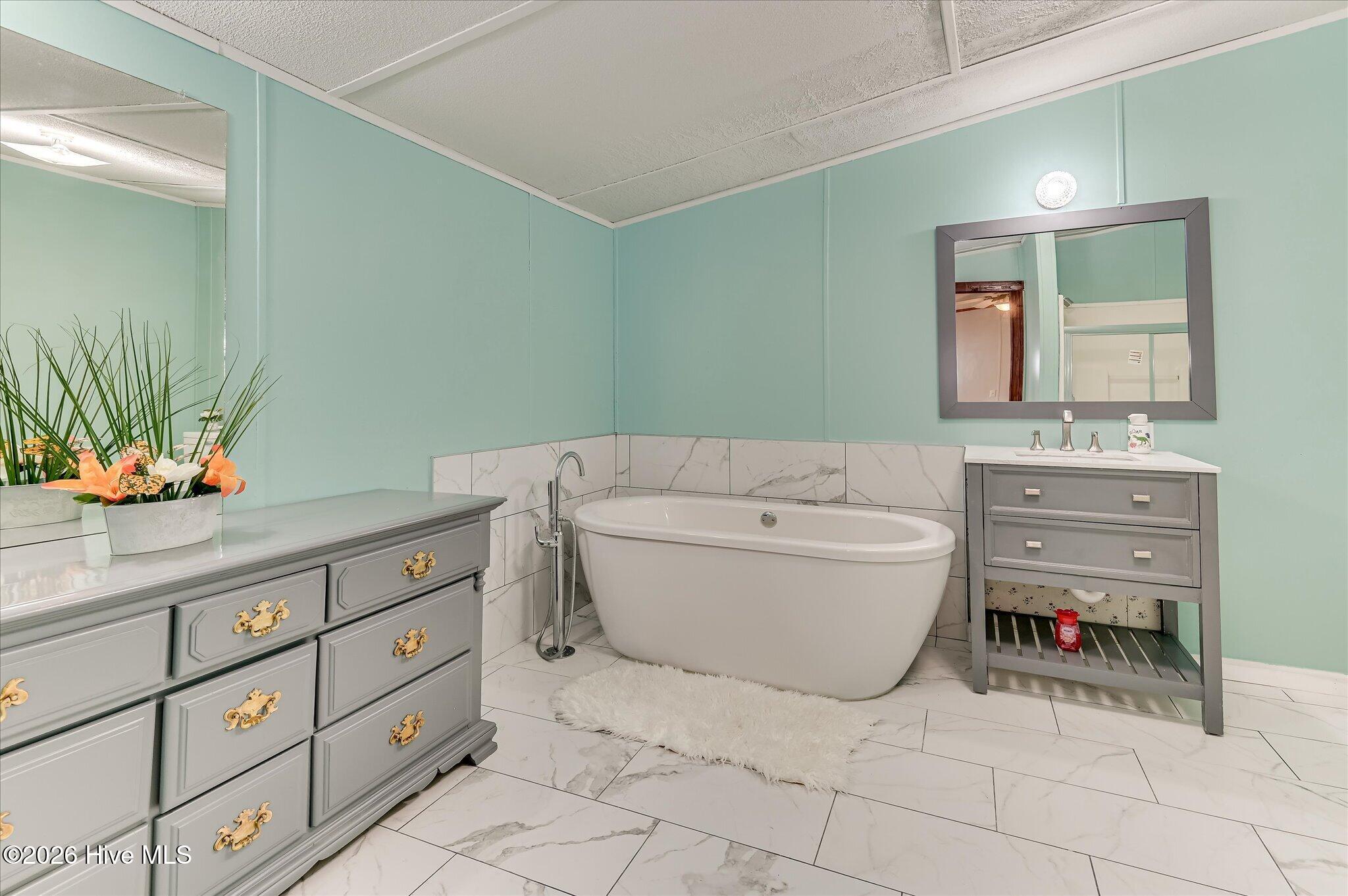1062 Alden Drive Property Photo 38