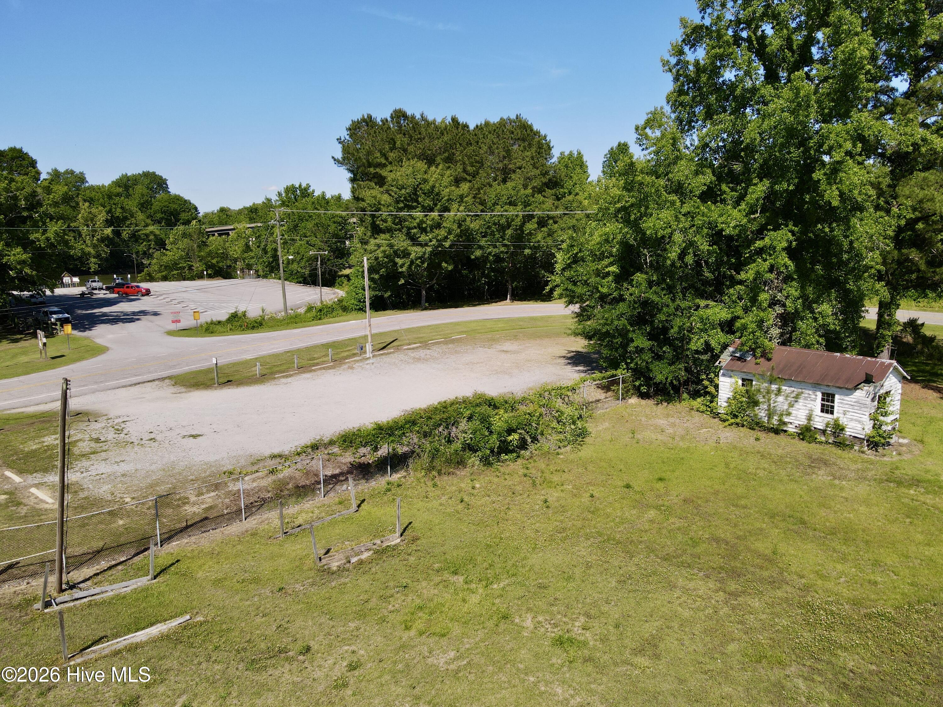 751 River Road Property Photo 9