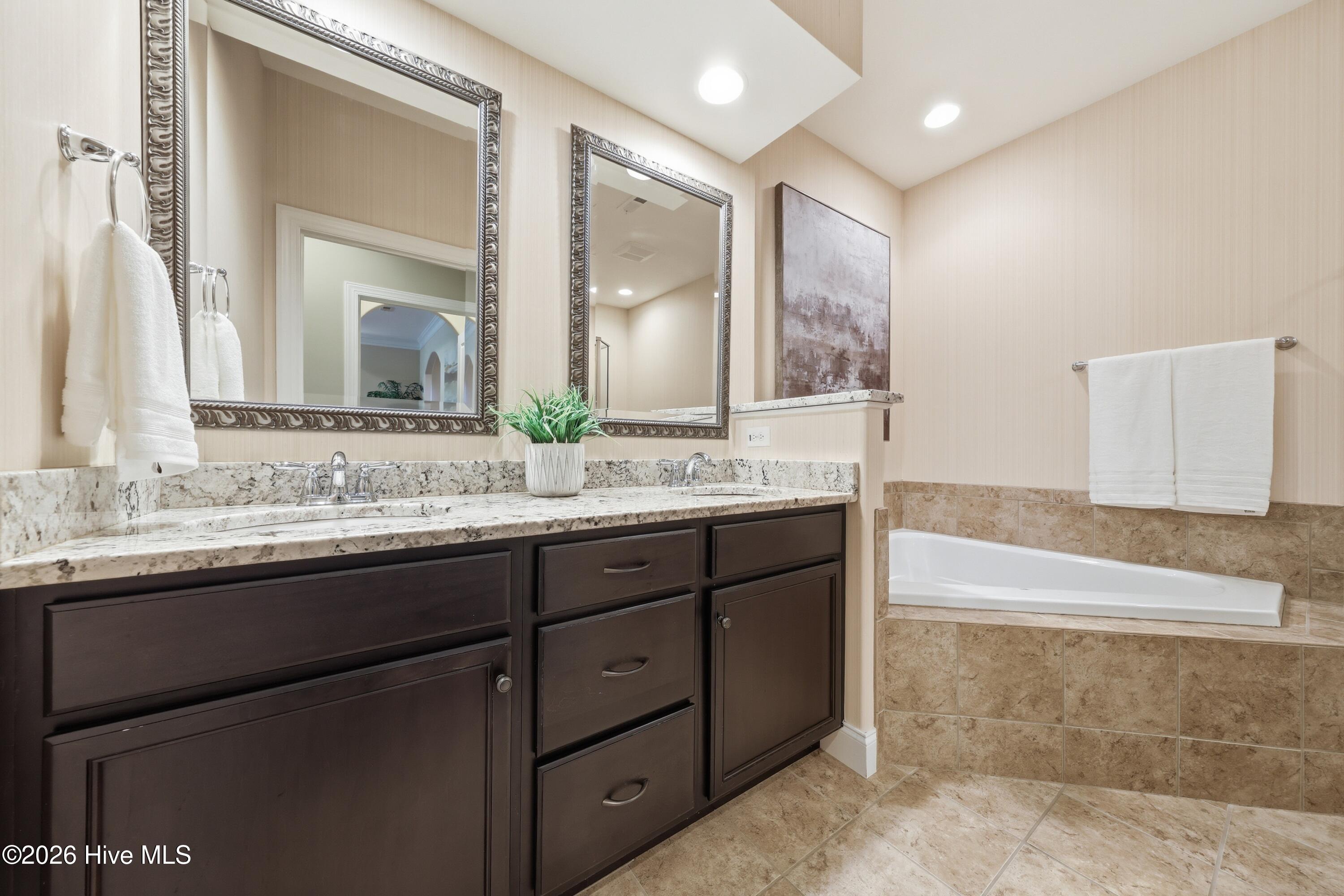 8241 Egret Pointe Ne Property Photo 27