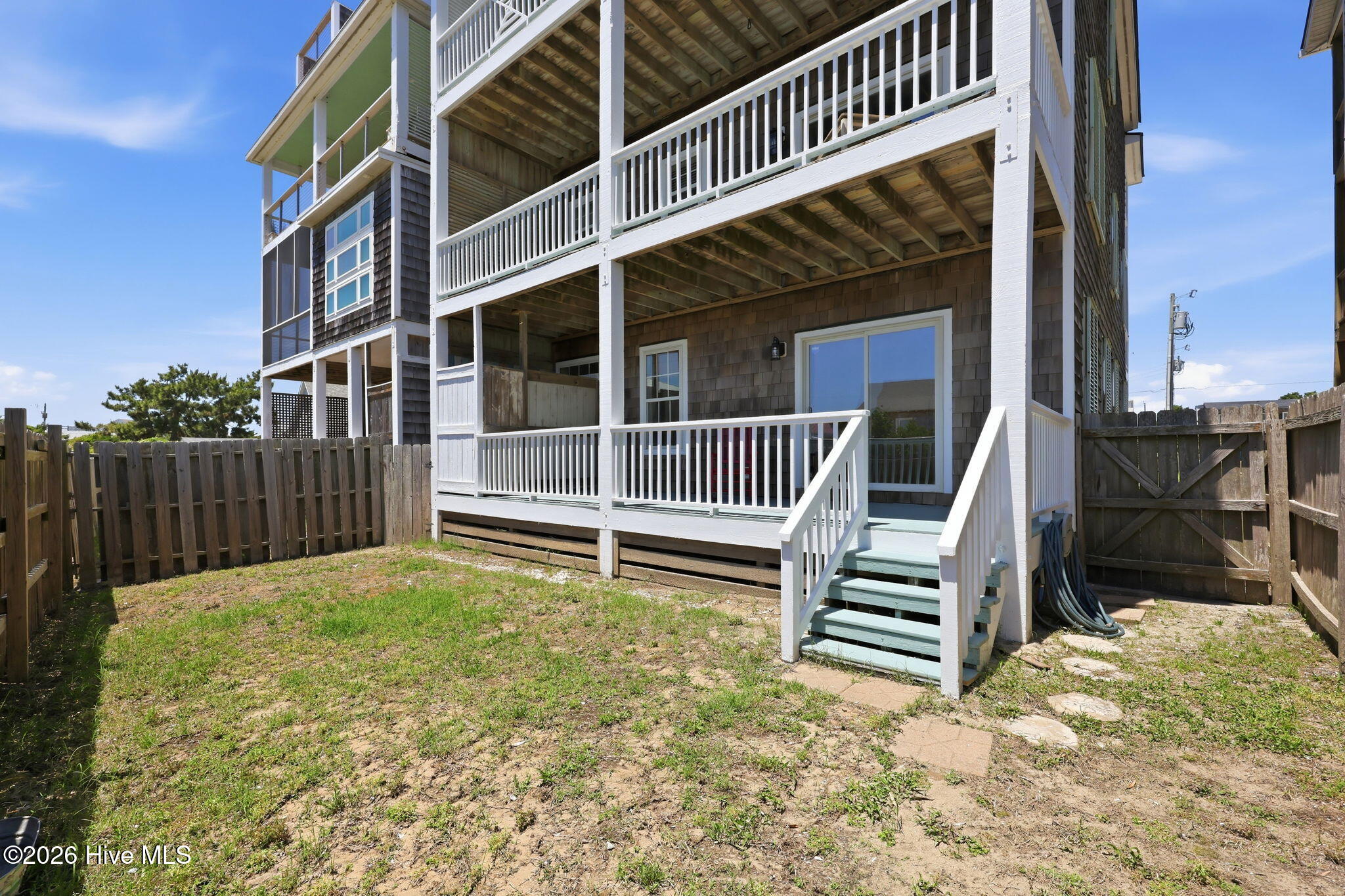 112 Robin Avenue B Property Photo 61
