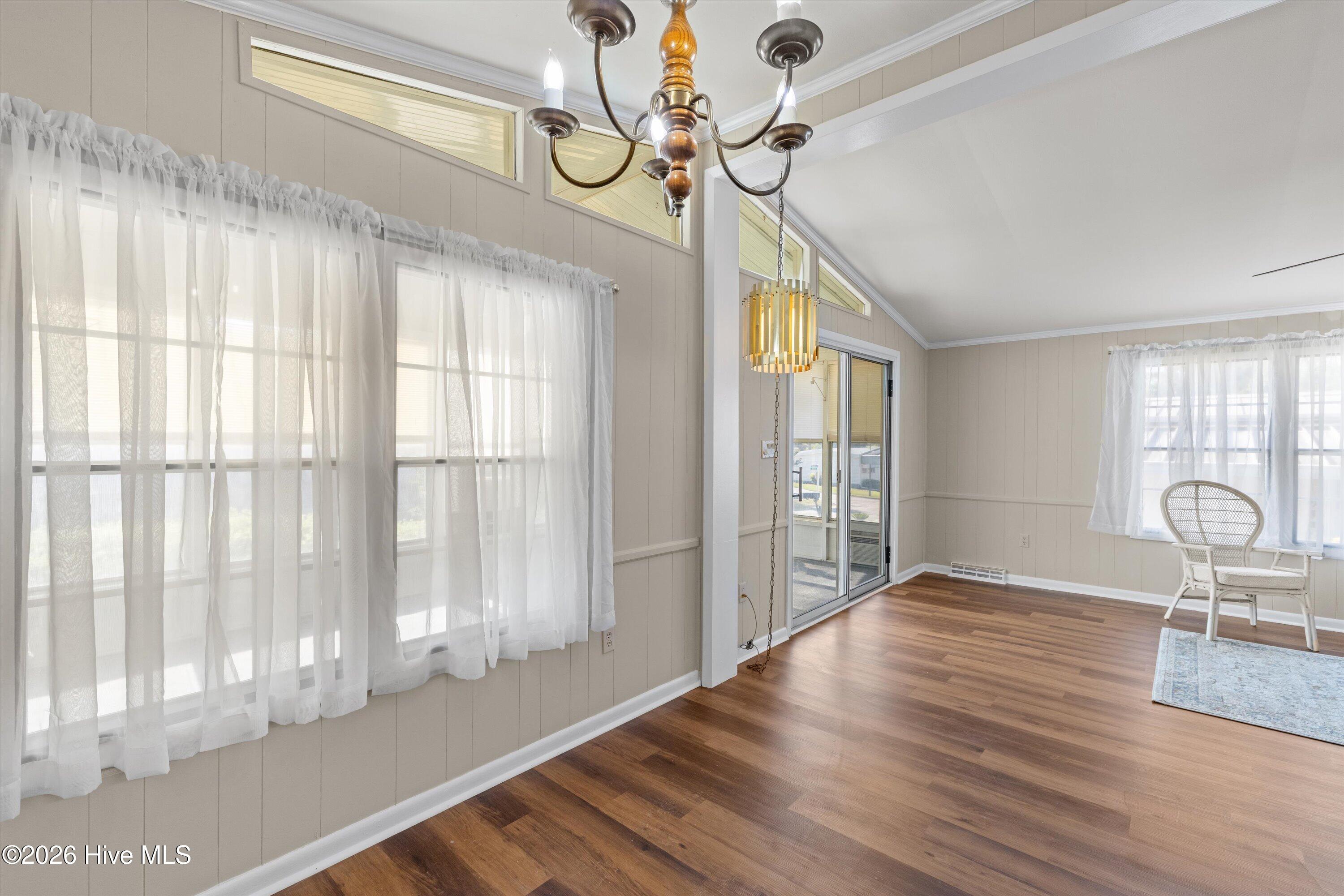 107 Constitution Avenue Property Photo 14