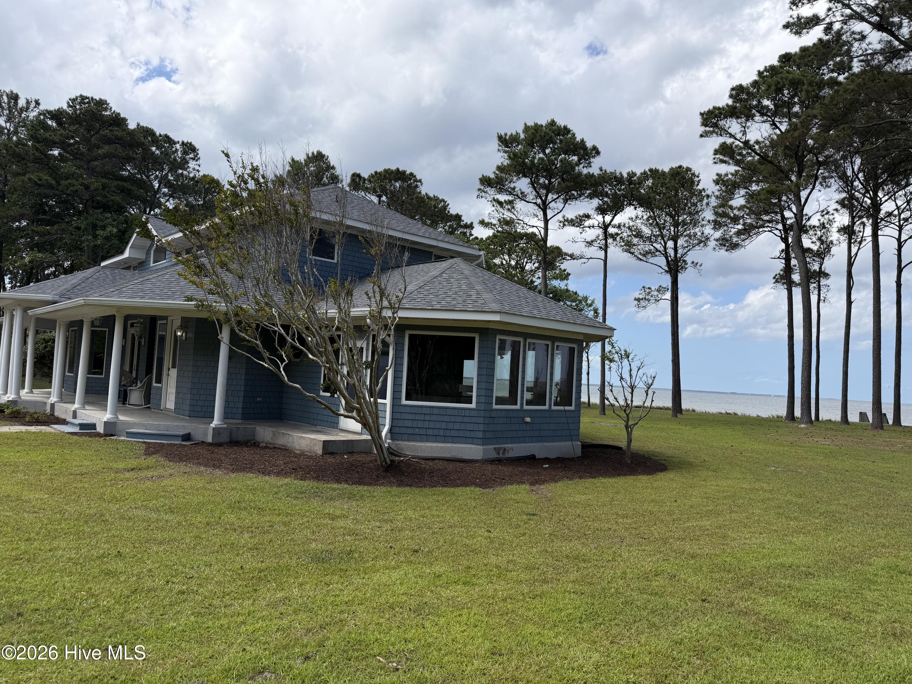 492 Sandy Point Drive Property Photo 2