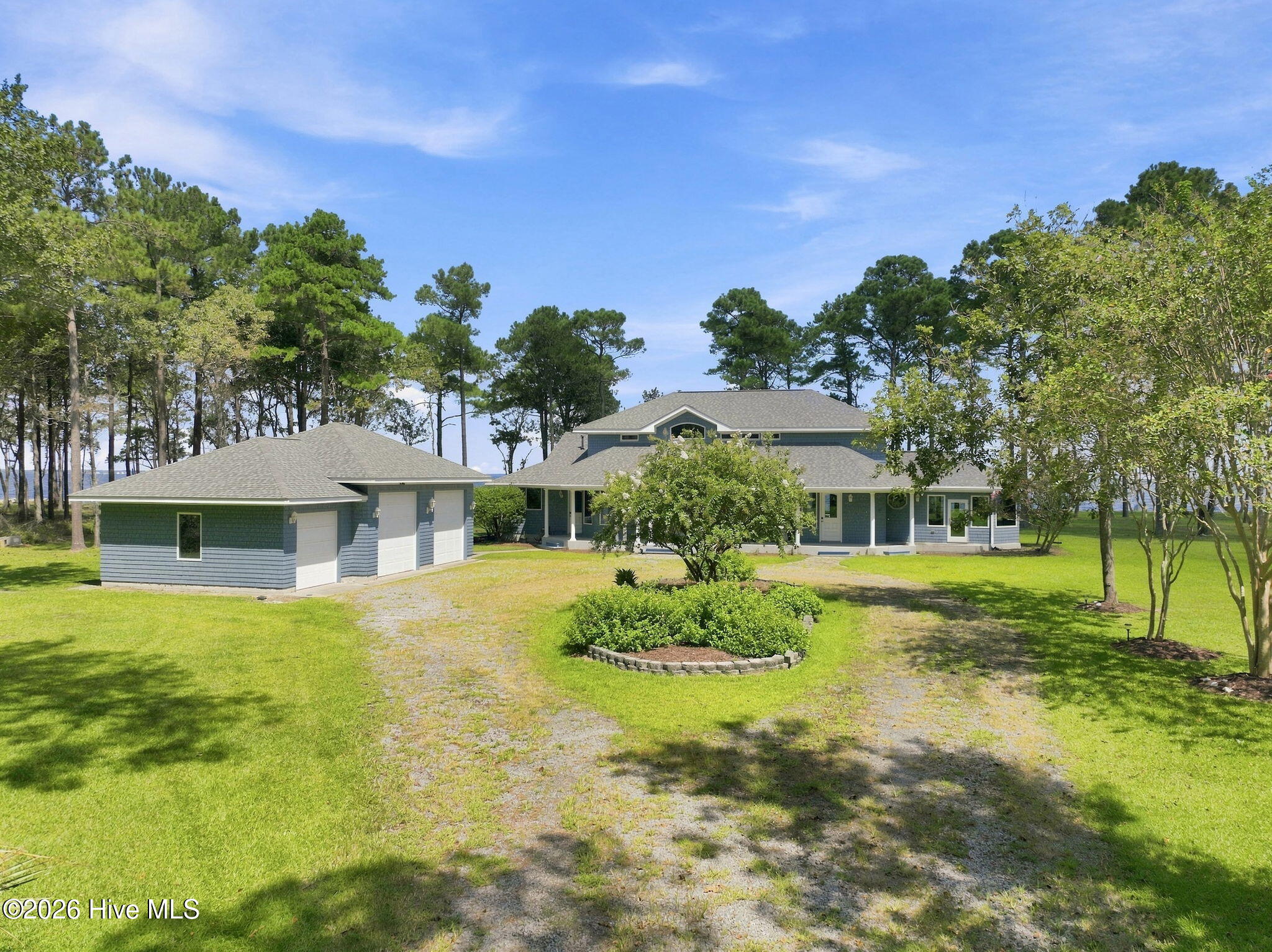 492 Sandy Point Drive Property Photo 4
