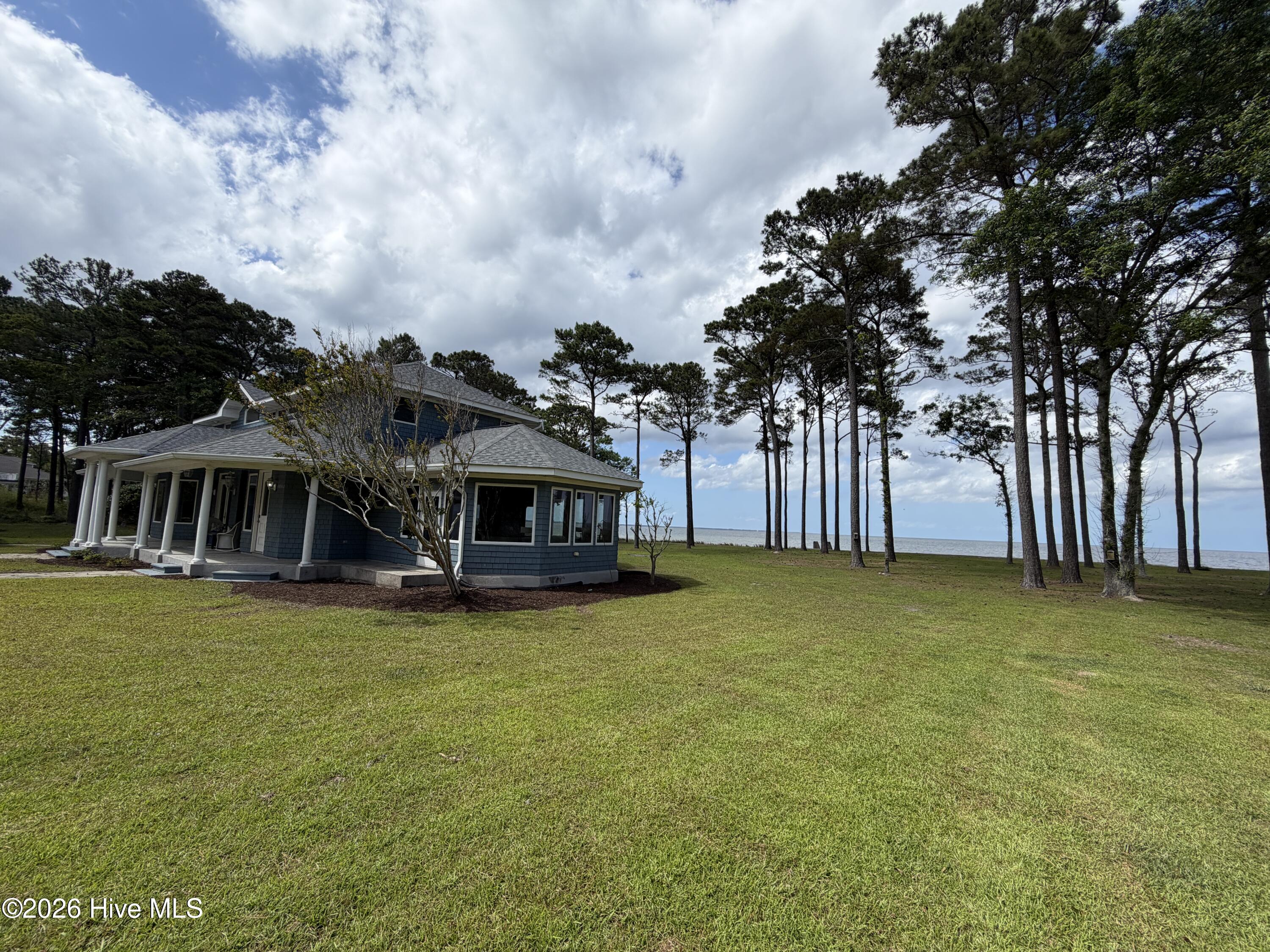 492 Sandy Point Drive Property Photo 8