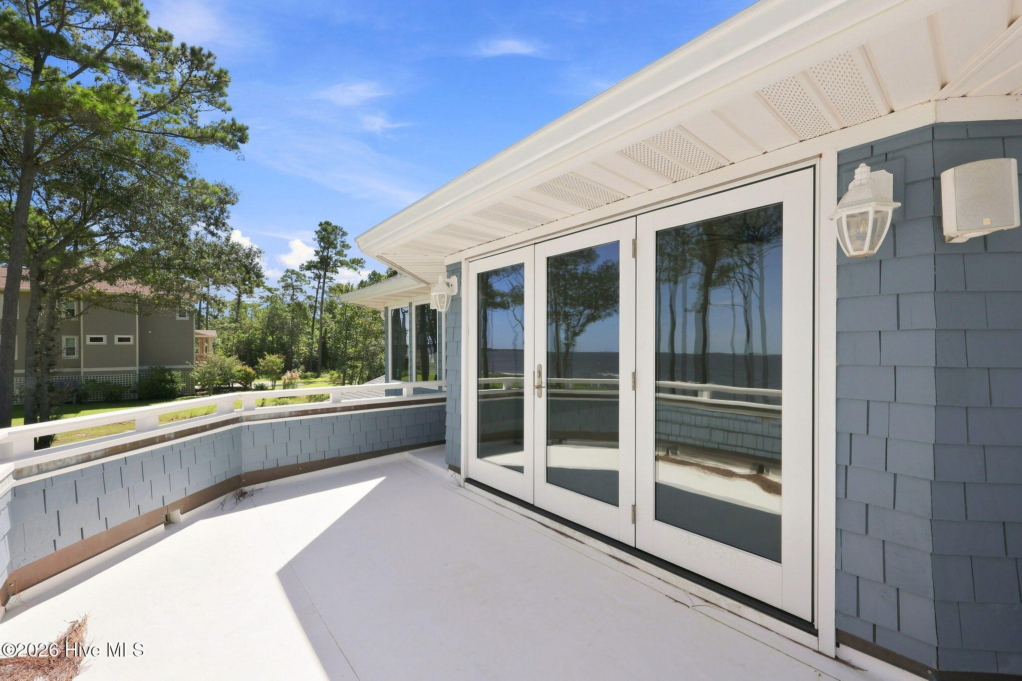 492 Sandy Point Drive Property Photo 9