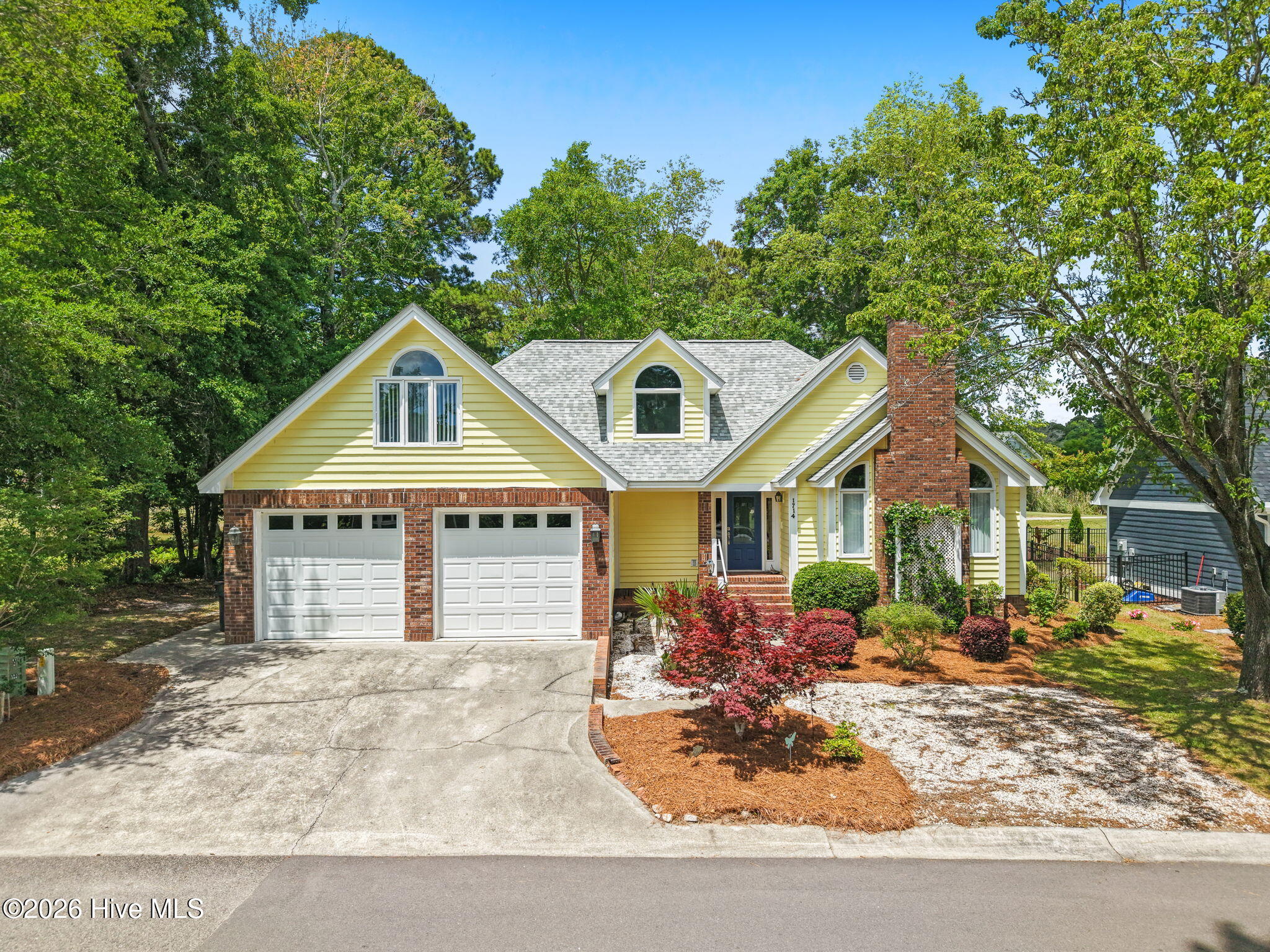 1714 Oakbrook Drive Sw Property Photo 1