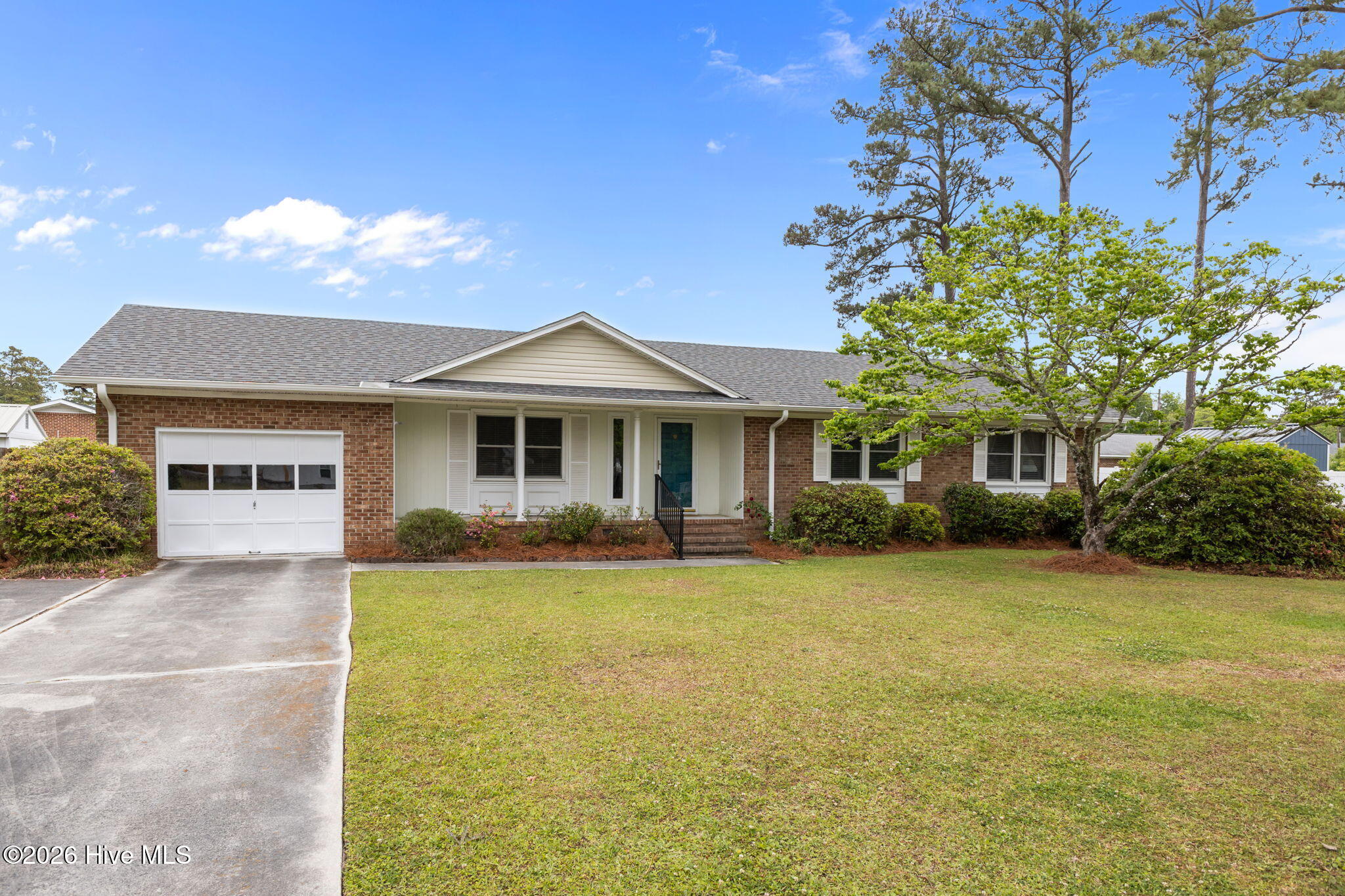902 Hedrick Boulevard Property Photo 3