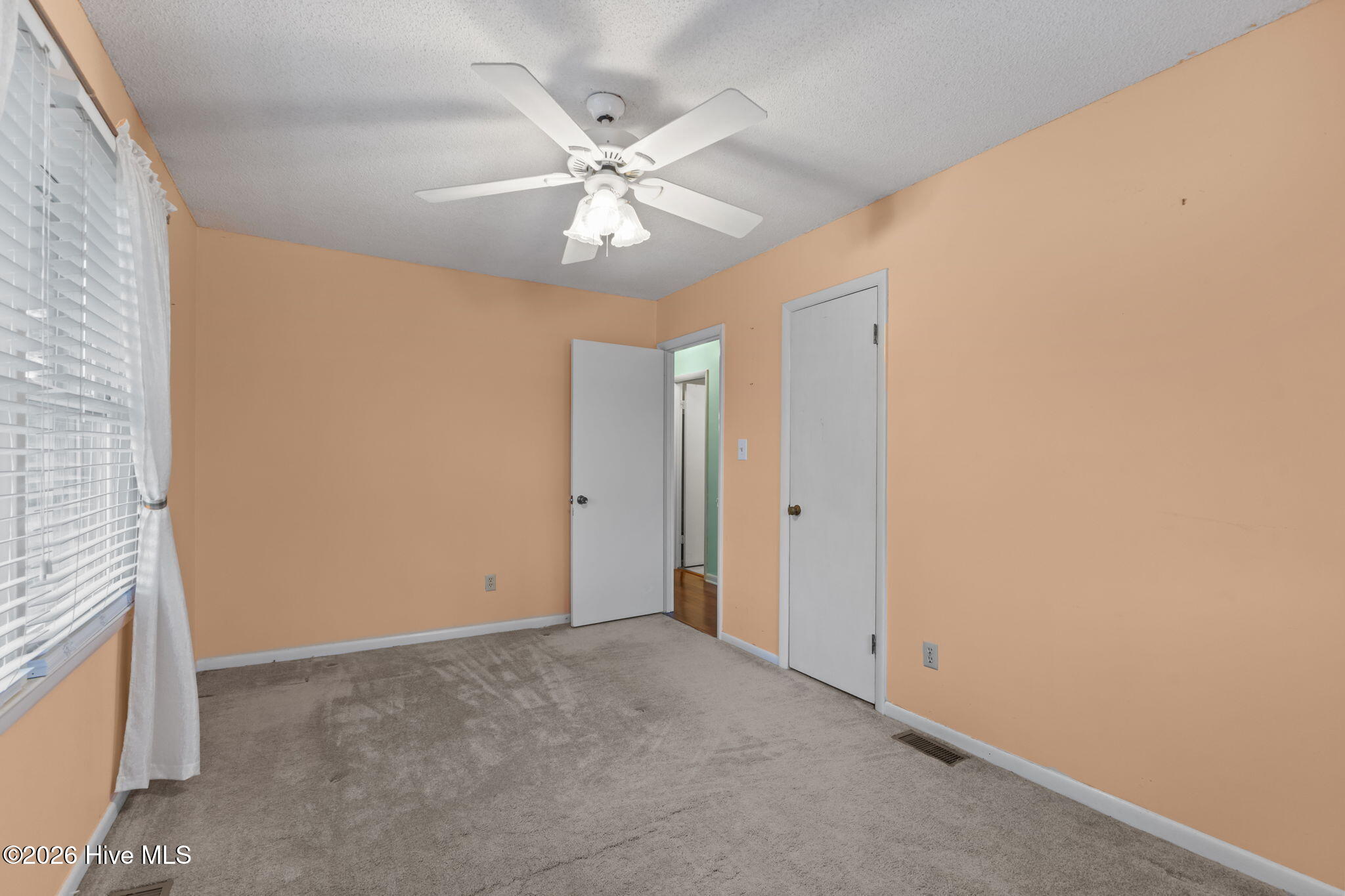 902 Hedrick Boulevard Property Photo 6