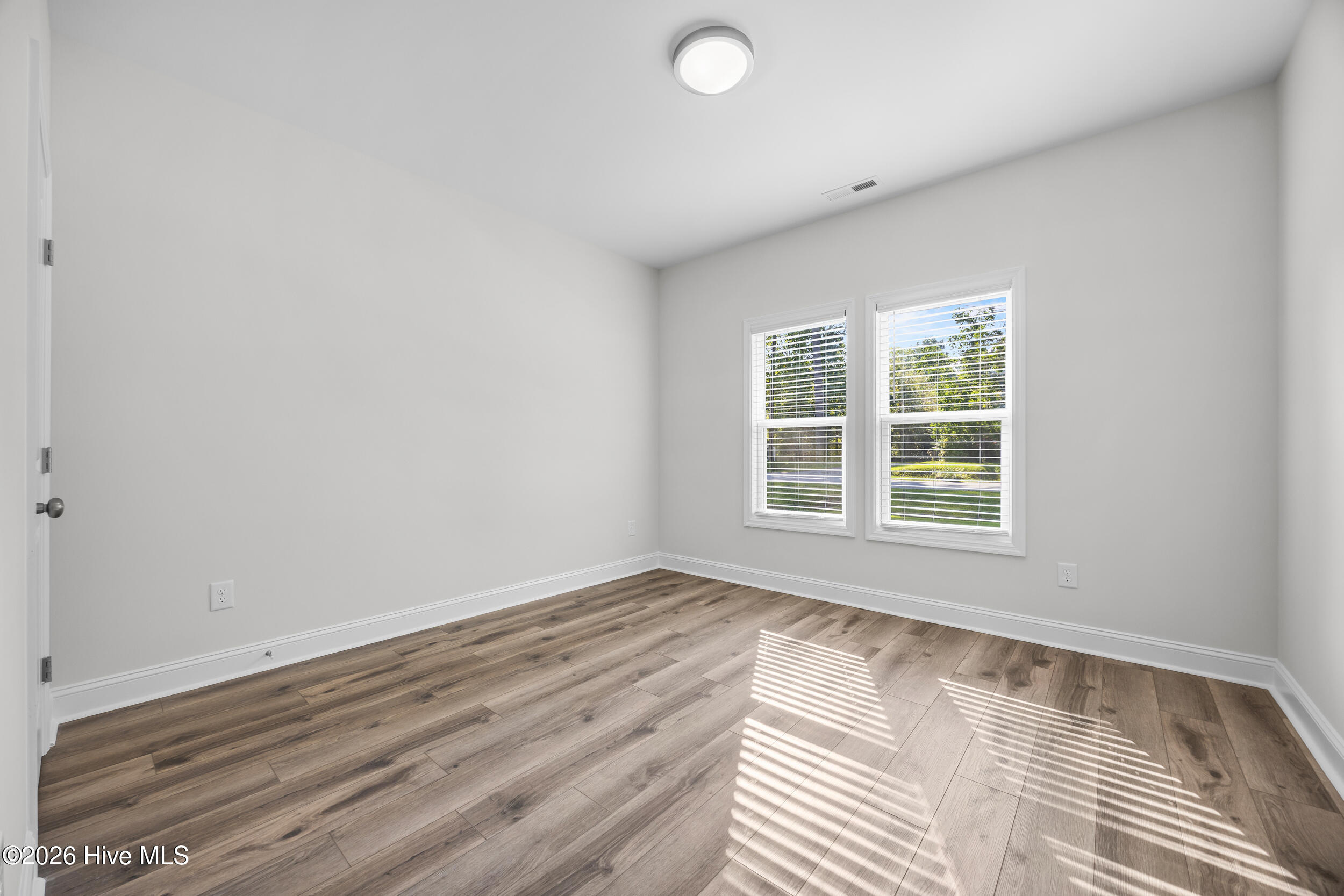 2223 Greenwood Court Property Photo 15
