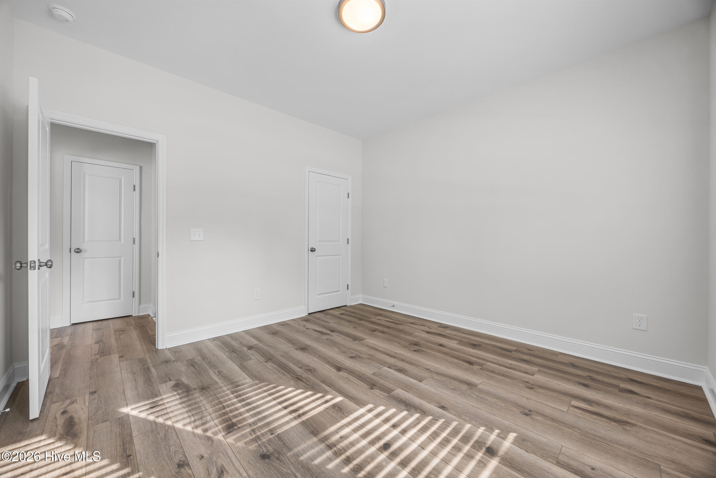 2223 Greenwood Court Property Photo 16