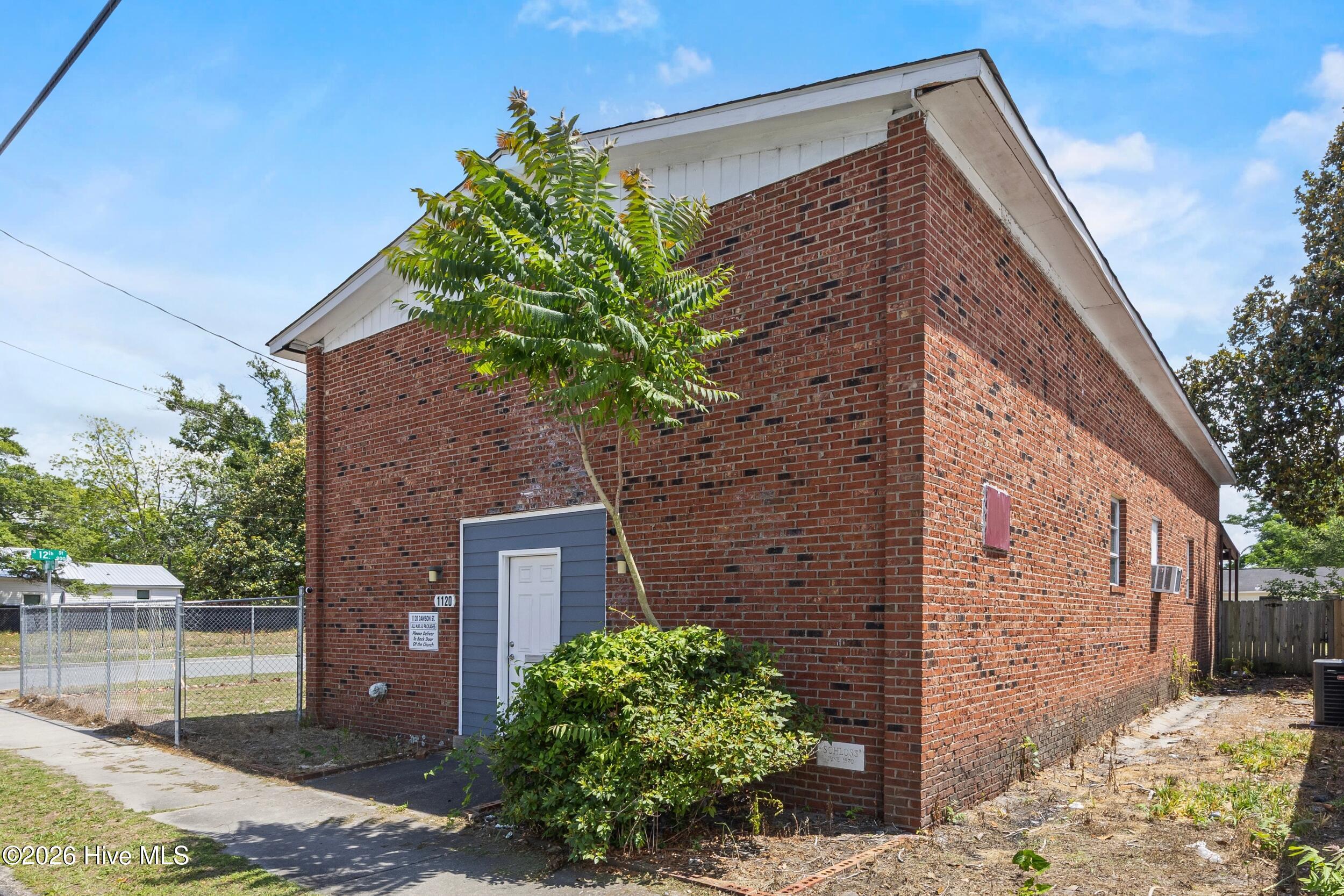 1120 Dawson Street Property Photo 1