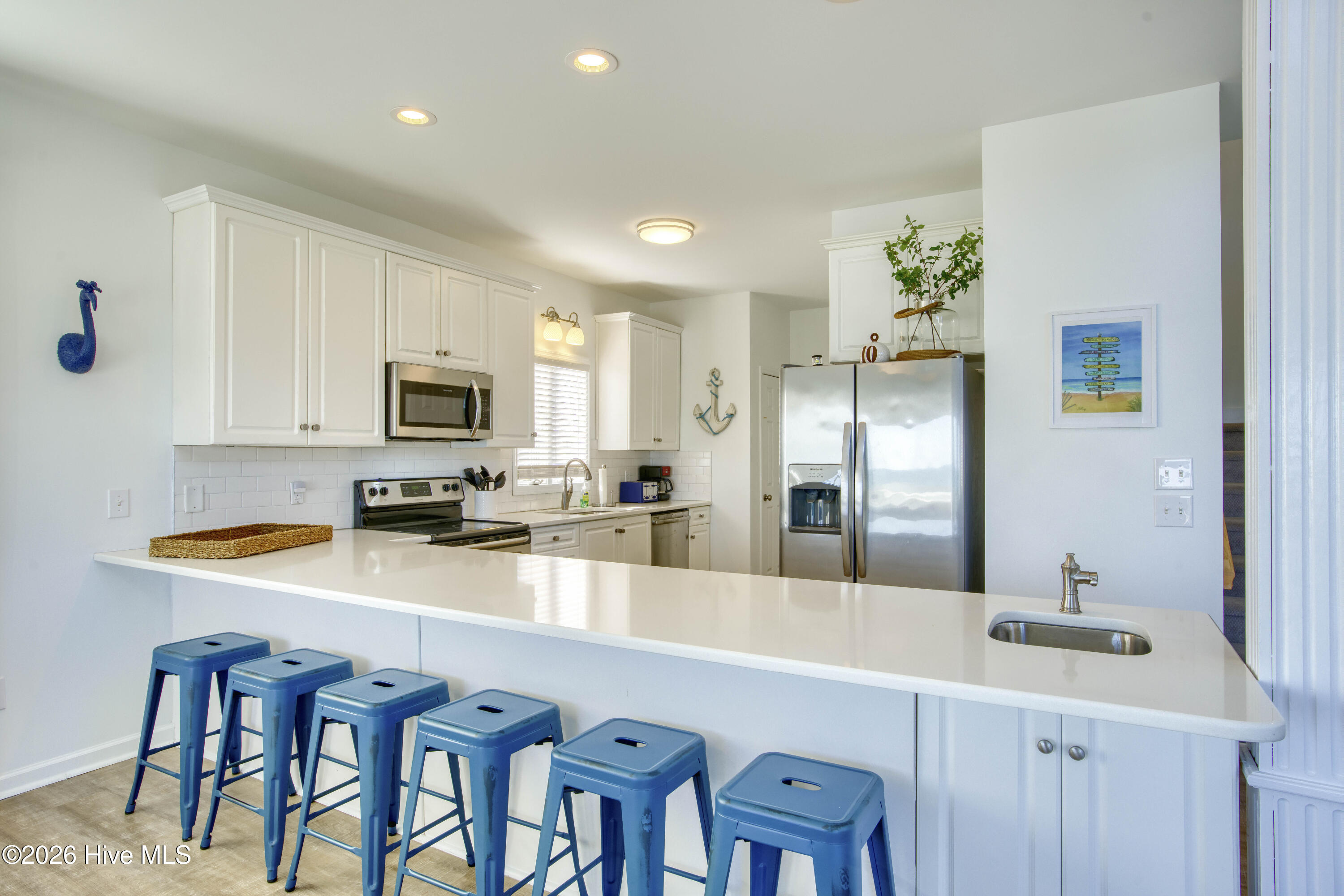 338 Sea Shore Drive Property Photo 9